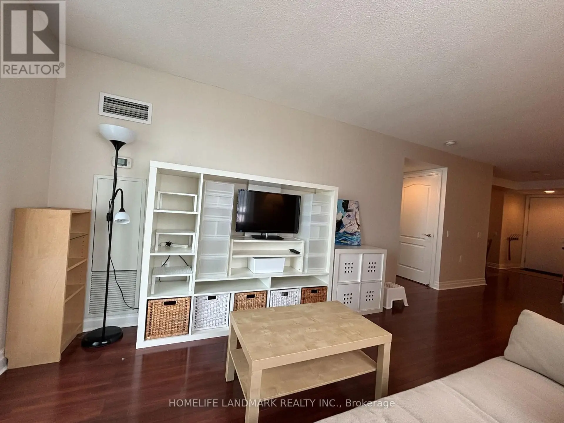 #902 21 HILLCREST AVENUE - Image 9