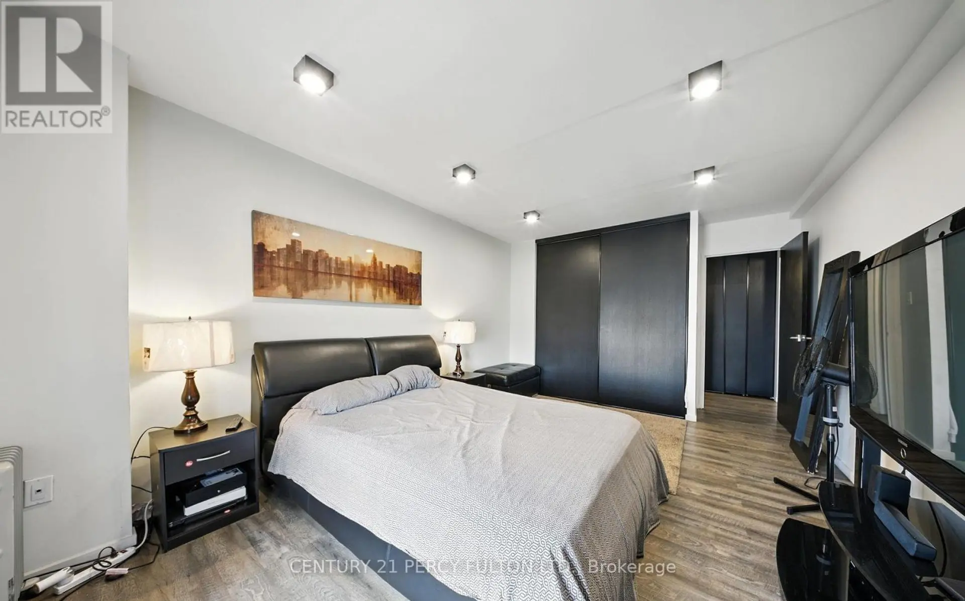 #1212 2 GLAMORGAN AVENUE - Image 12