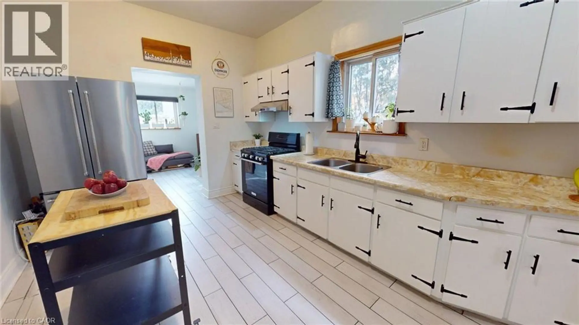 132 FERGUSON Avenue N - Image 5