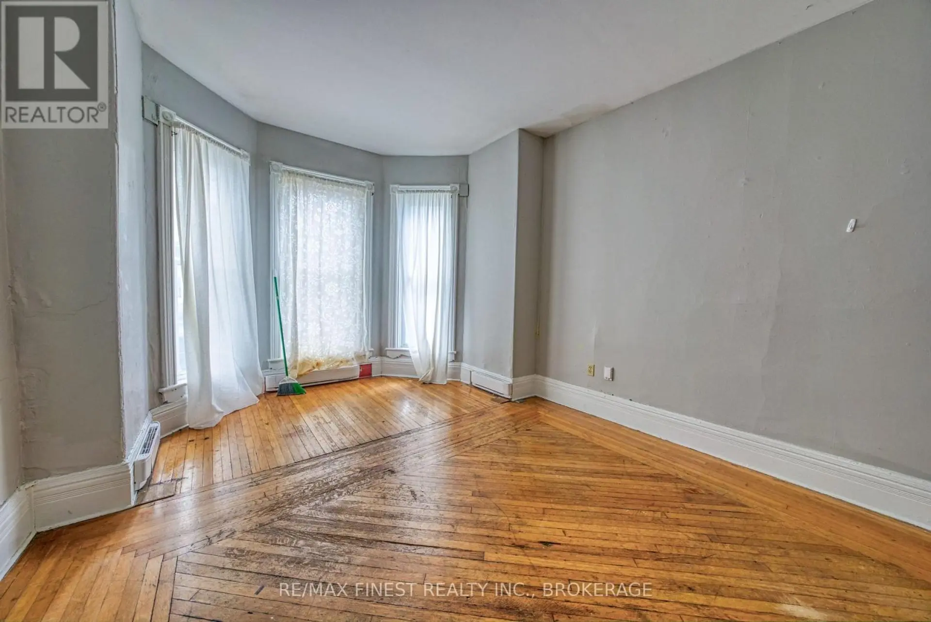 364 ALFRED STREET - Image 9