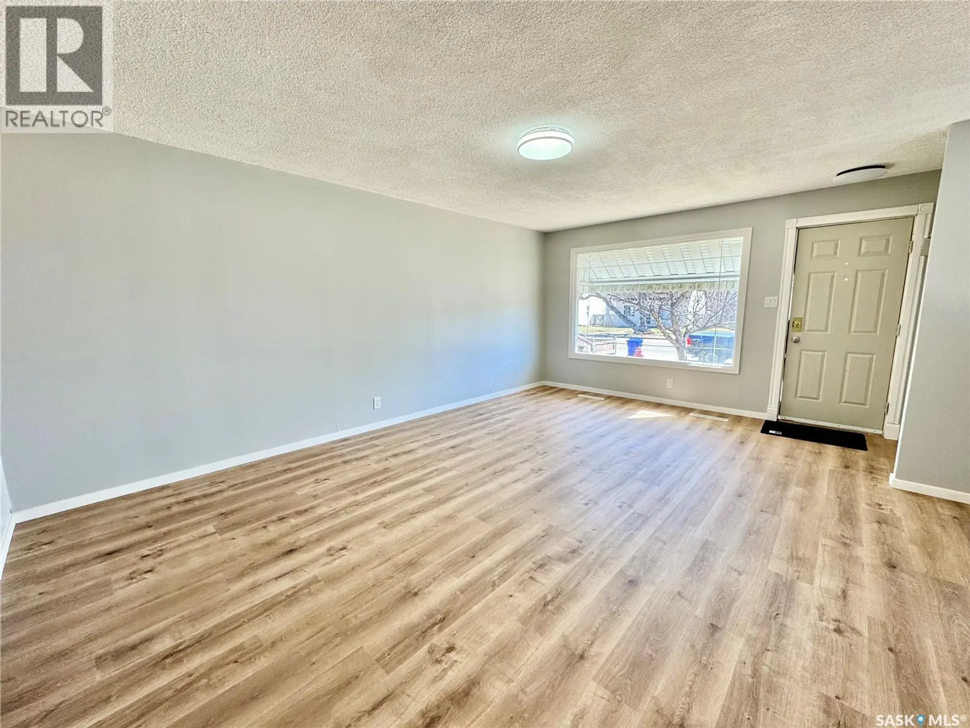 624 7th STREET E - Image 4