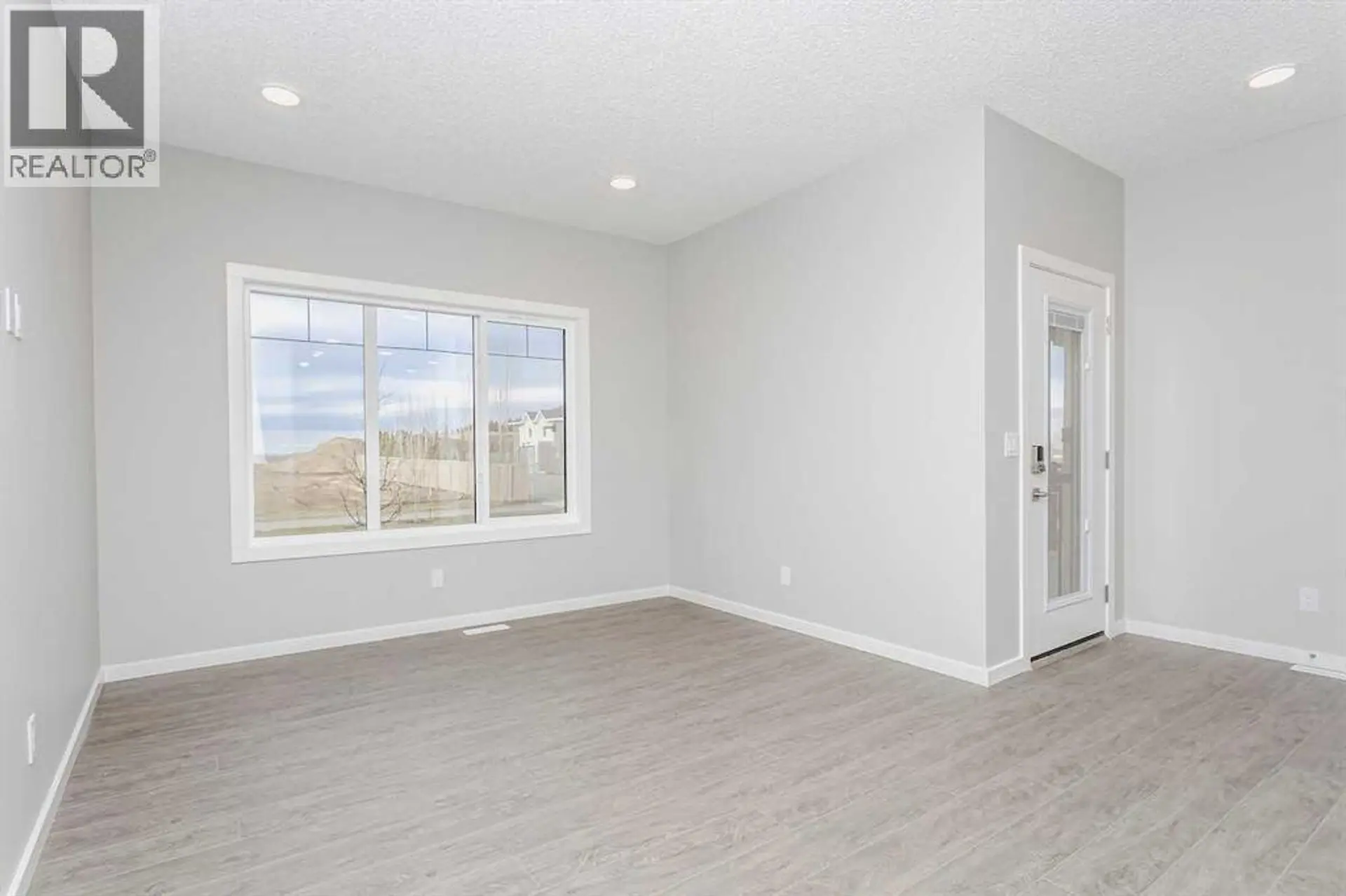 222 Heartwood Parade SE - Image 2