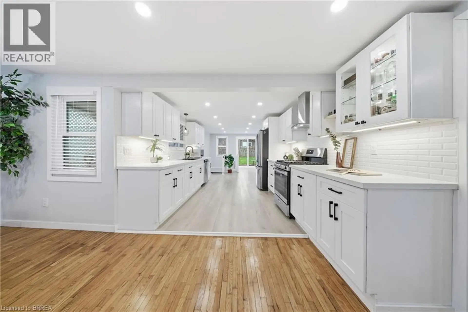 71 FOURTH Avenue - Image 6