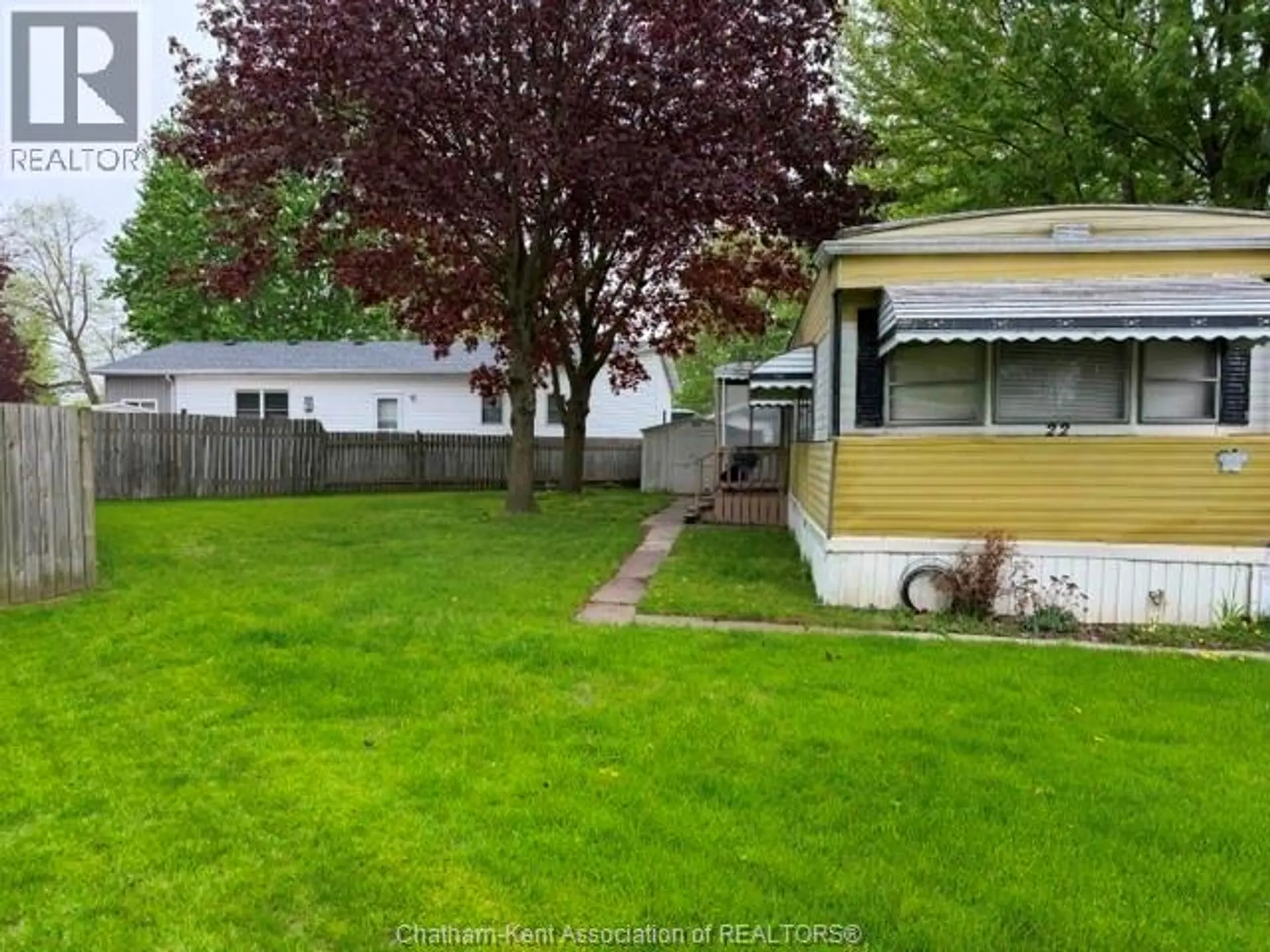 22 Sutton COURT - Image 1