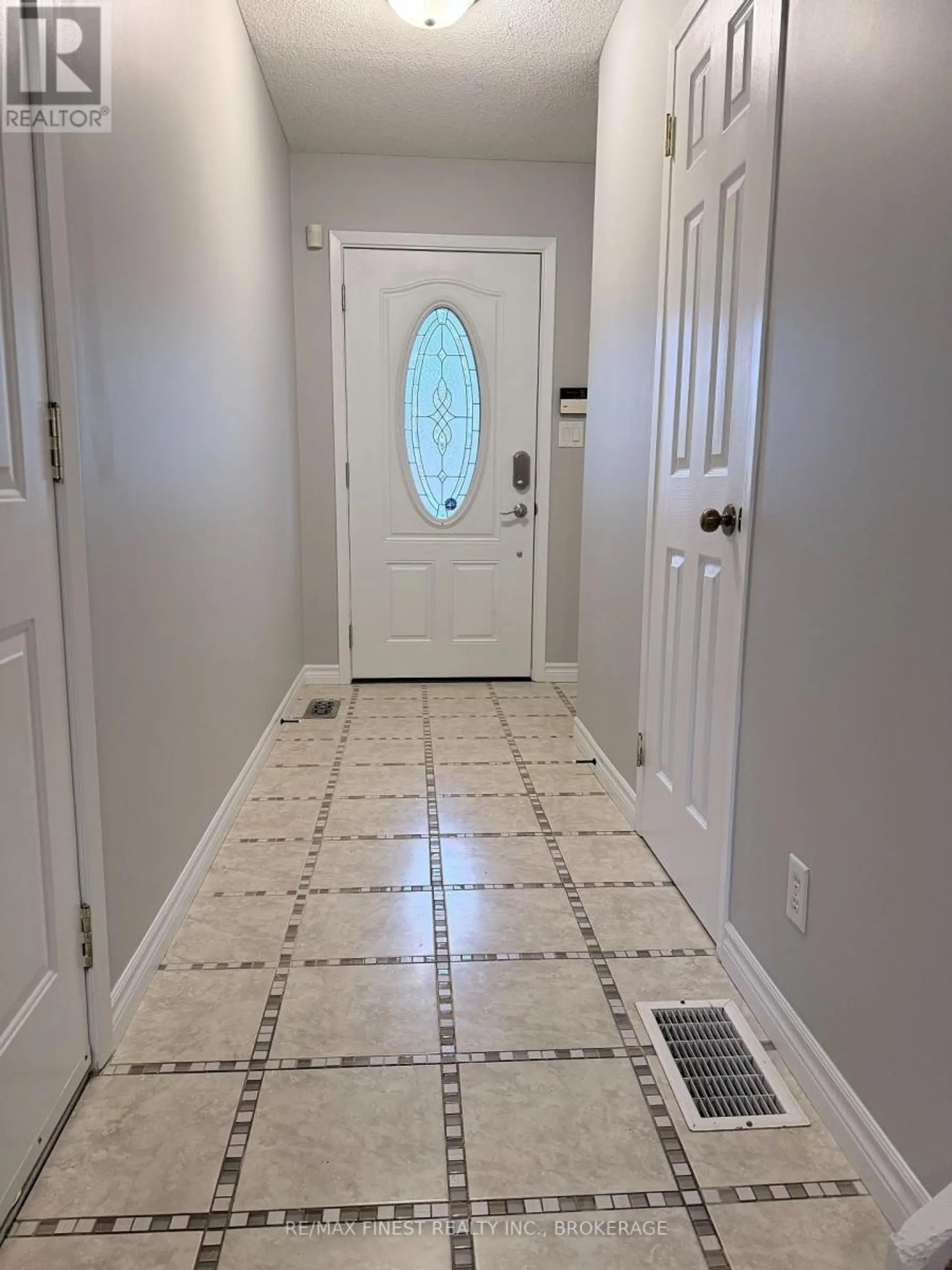 936 KILLARNEY CRESCENT - Image 2