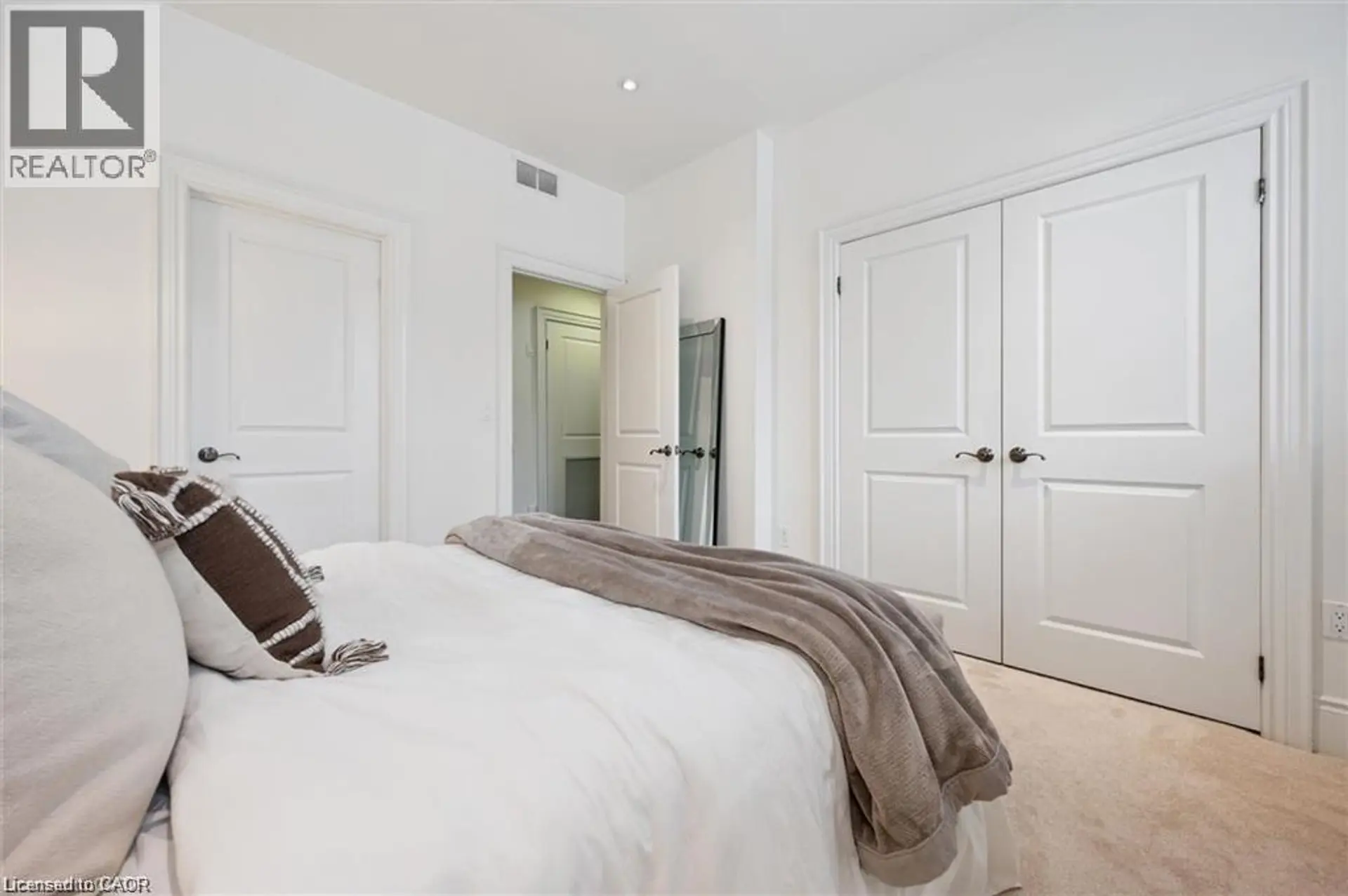 #101 133 PARK Street - Image 14