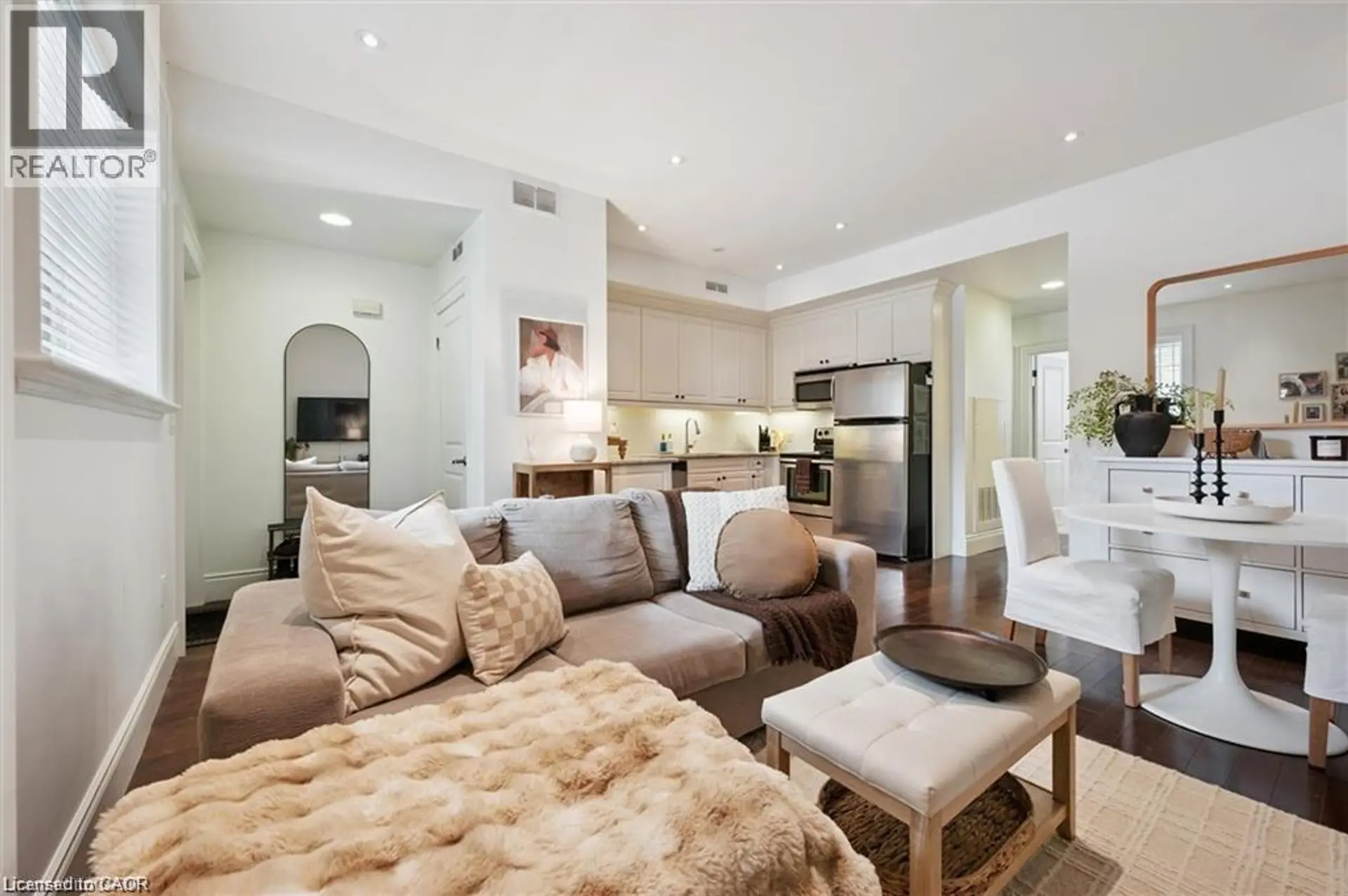 #101 133 PARK Street - Image 2