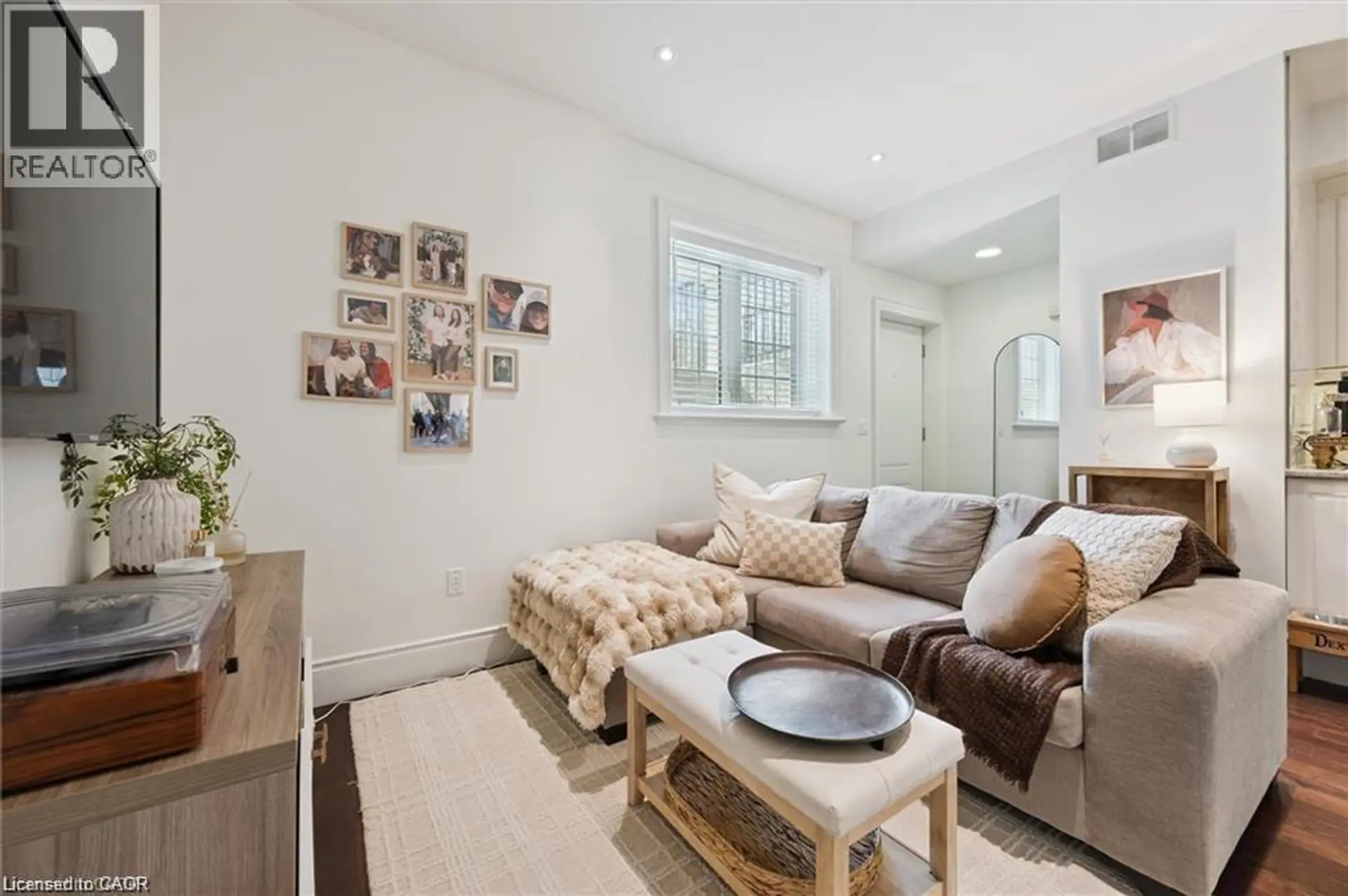 #101 133 PARK Street - Image 4