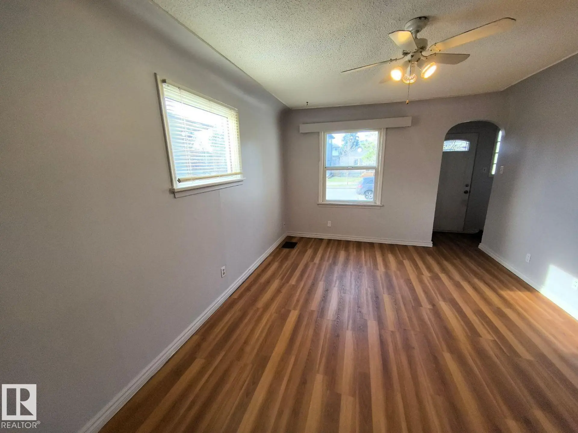 10815 68 AV NW - Image 2