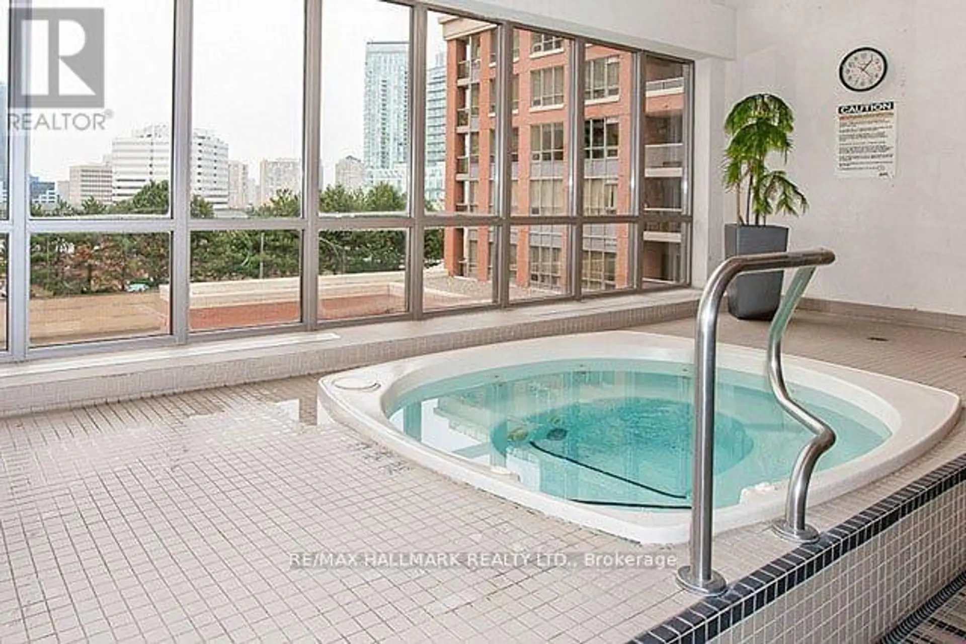 #318 320 CITY CENTRE DRIVE - Image 11