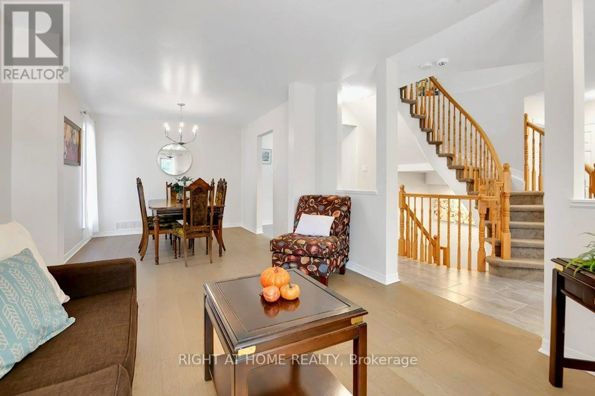 33 SPUR AVENUE - Image 4