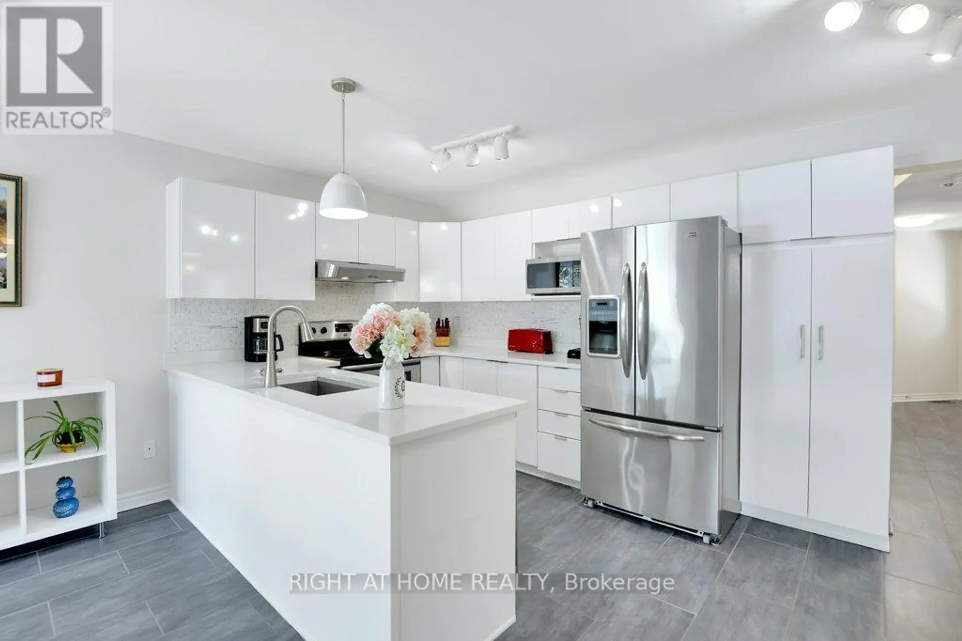33 SPUR AVENUE - Image 5