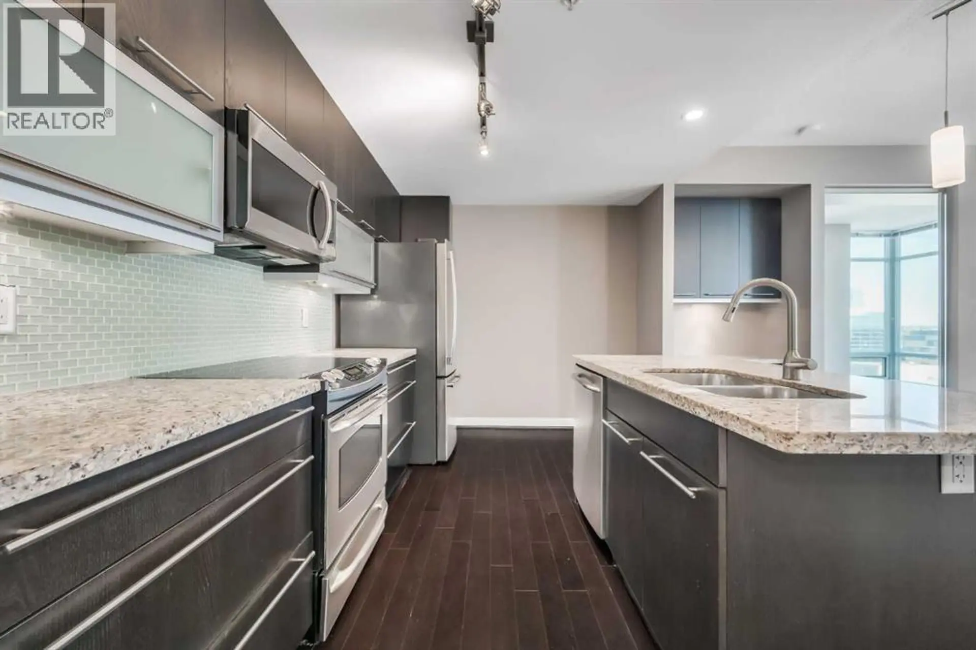 #2001 215 13 Avenue SW - Image 5