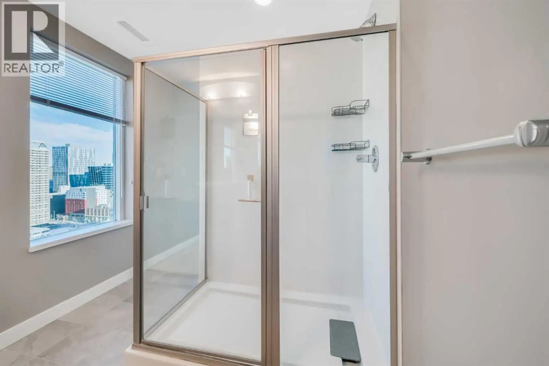 #2001 215 13 Avenue SW - Image 10