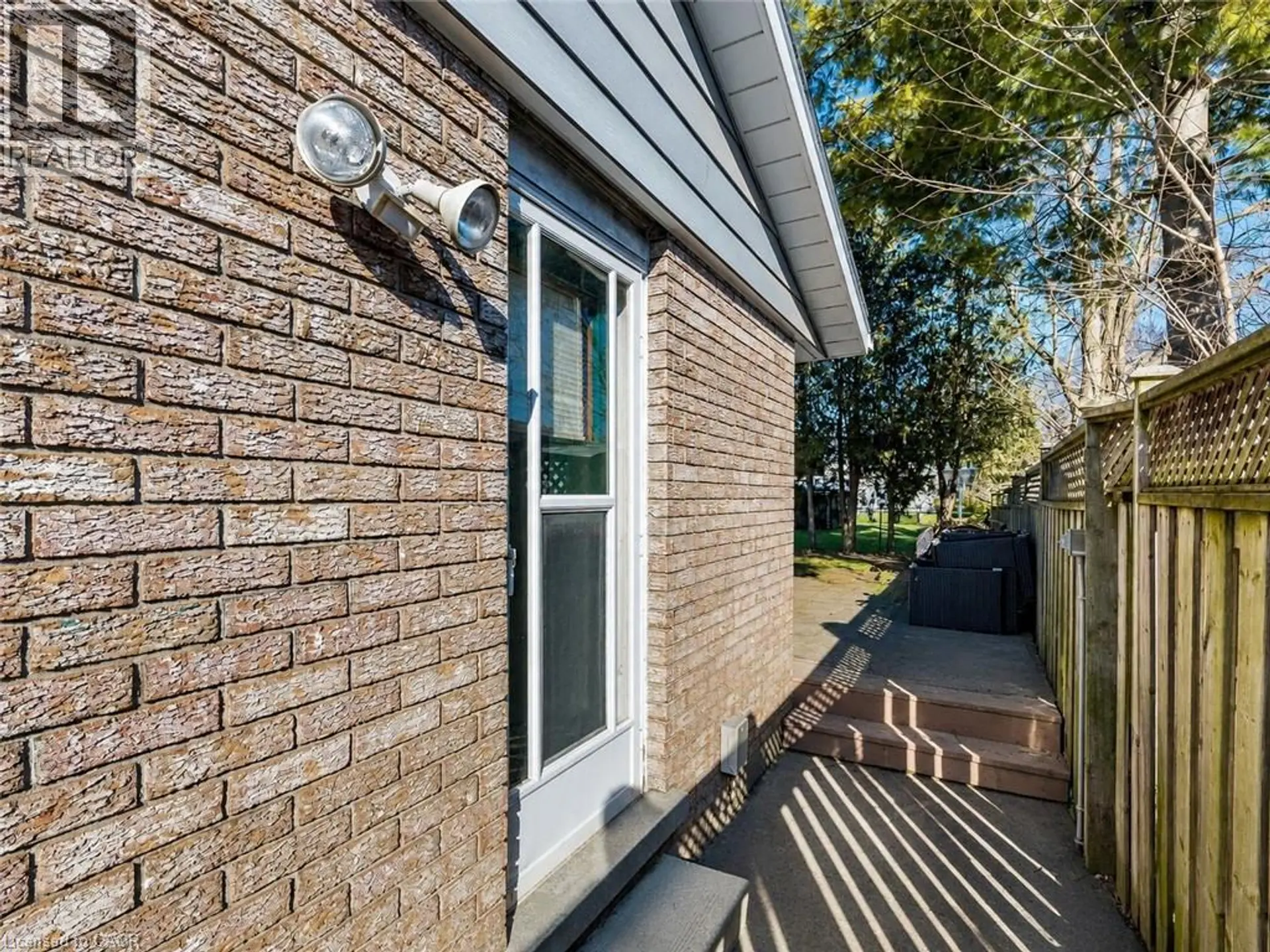 16 ALDERWOOD Crescent - Image 2