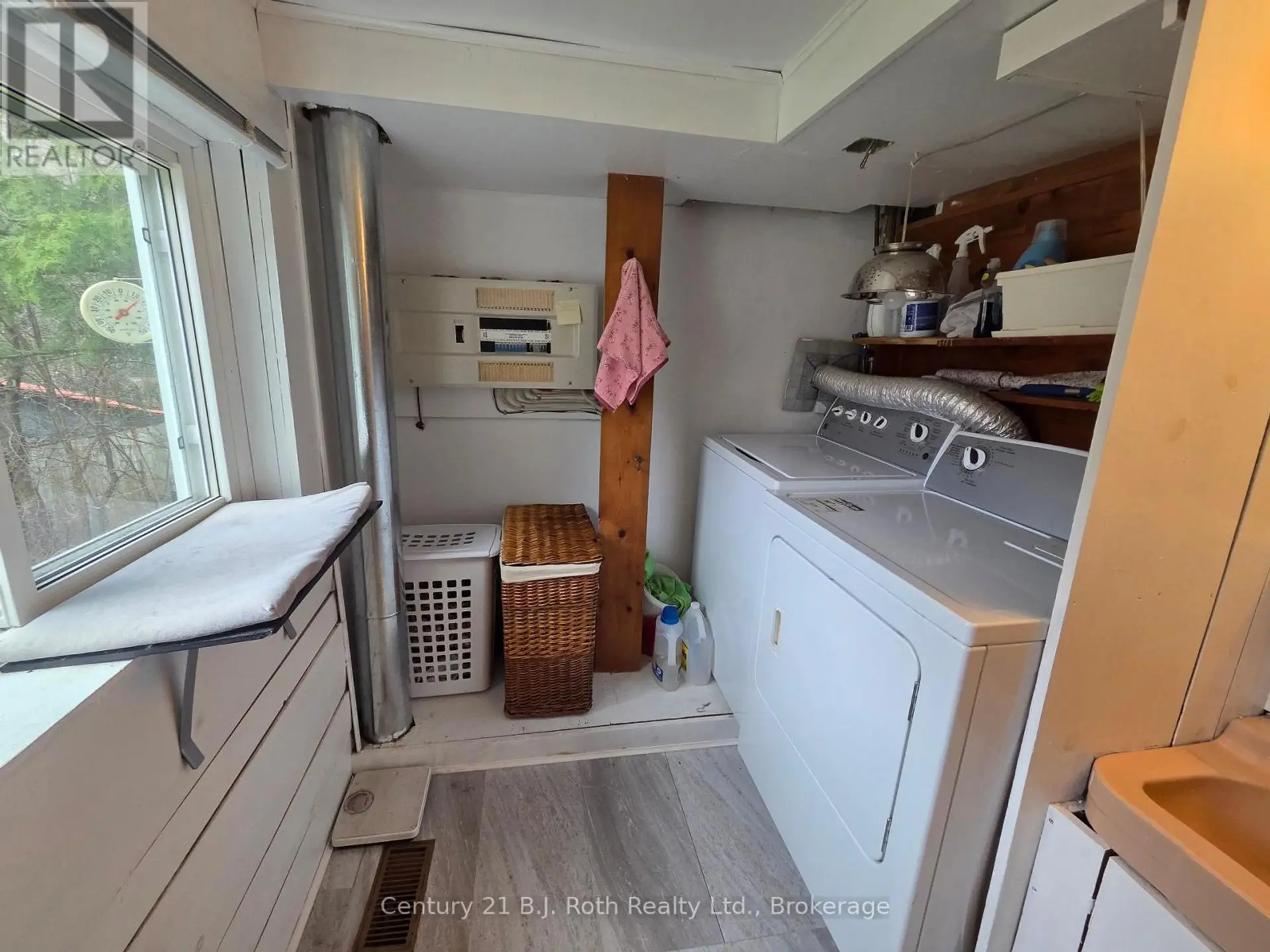 4 STOCKING LANE - Image 17