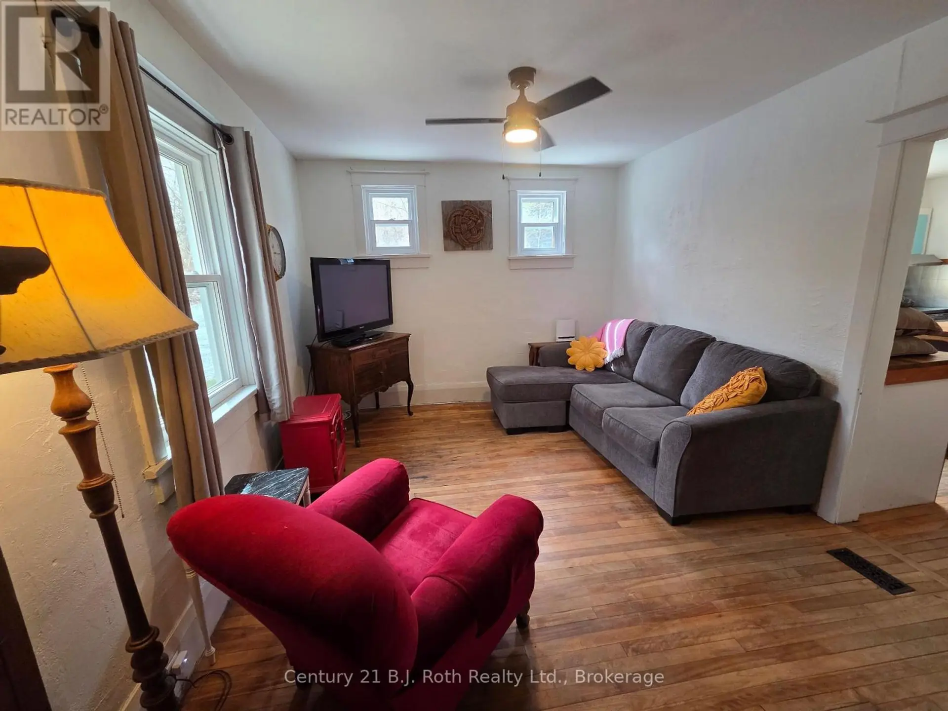 4 STOCKING LANE - Image 14