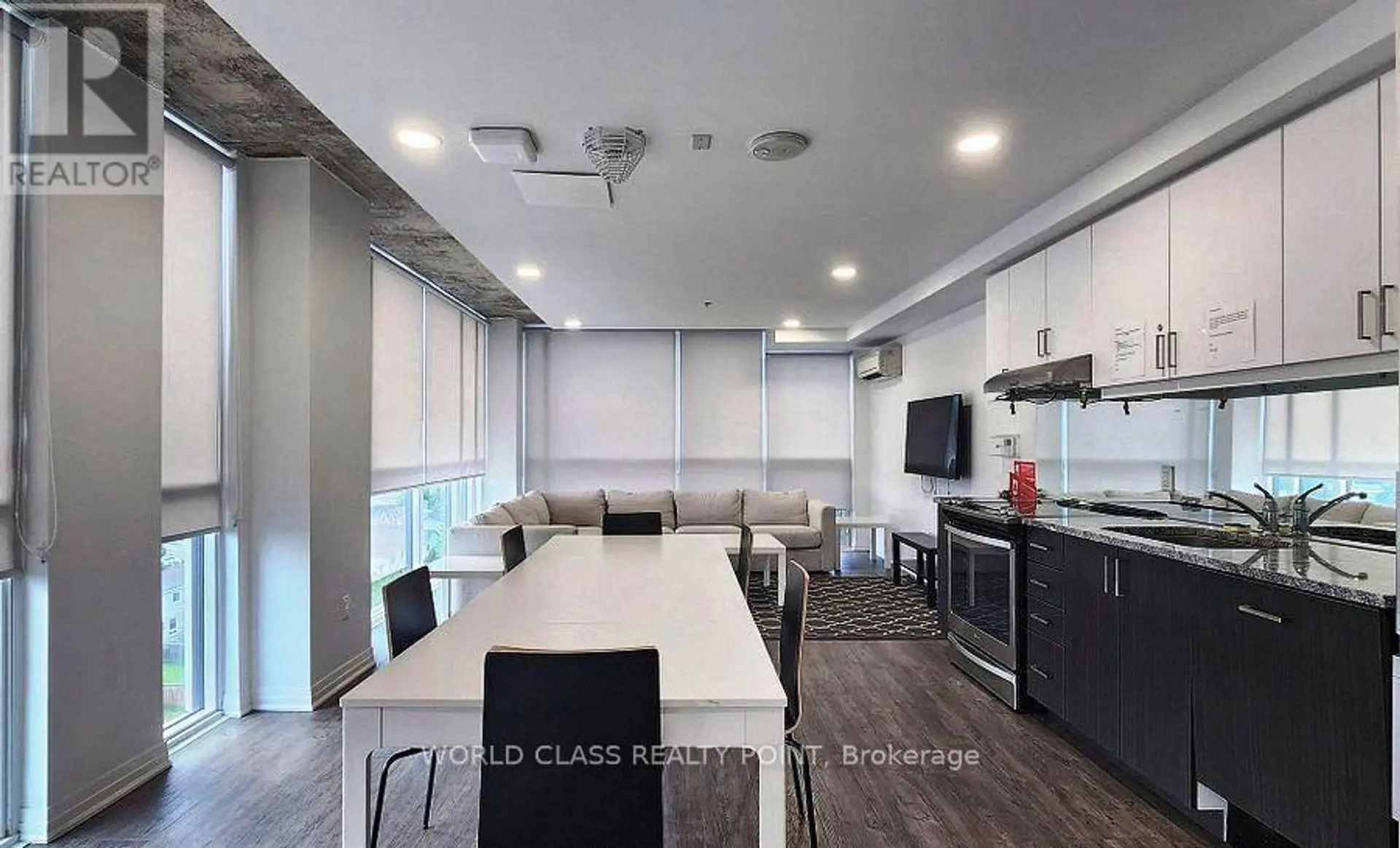 #633 1900 SIMCOE STREET - Image 16