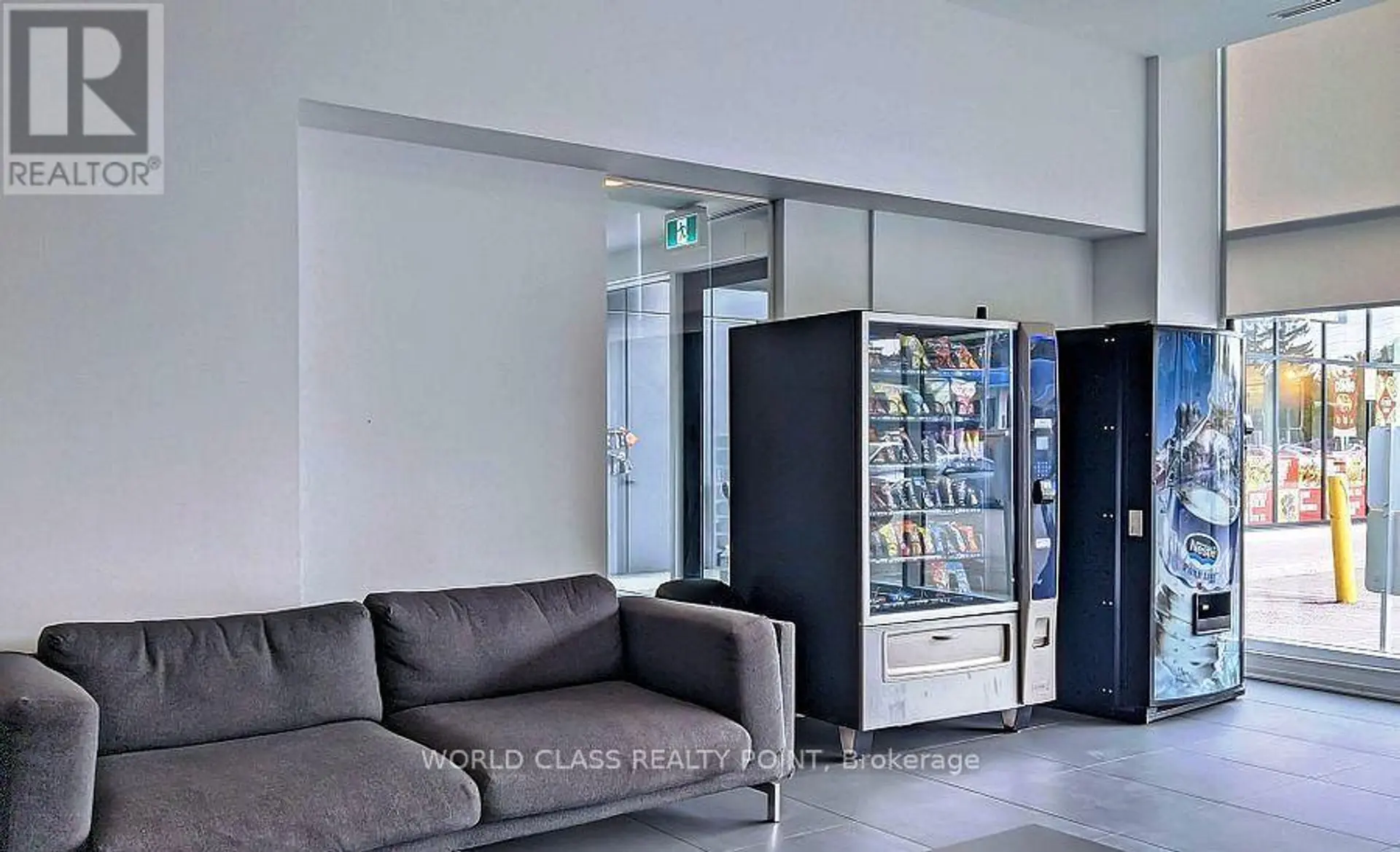#633 1900 SIMCOE STREET - Image 19