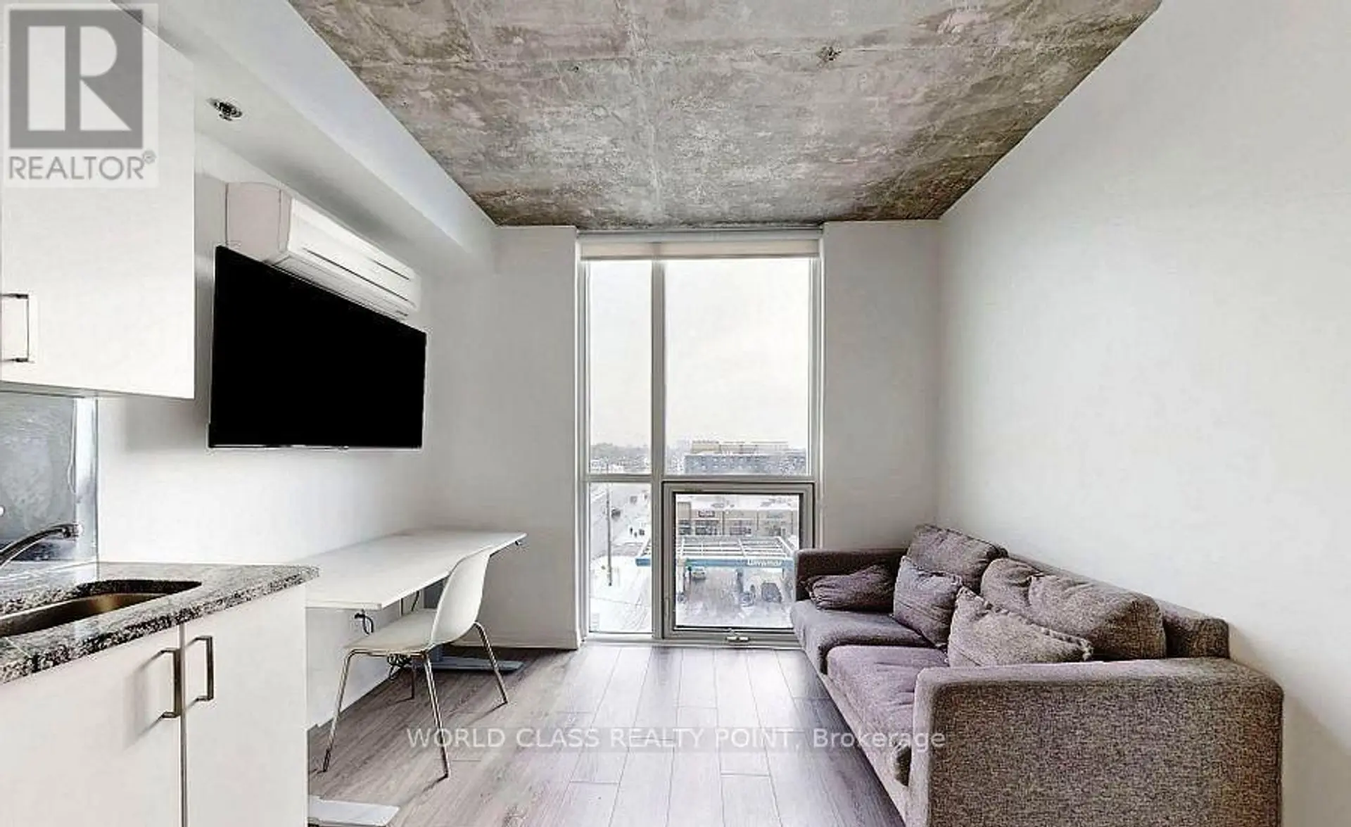#633 1900 SIMCOE STREET - Image 3