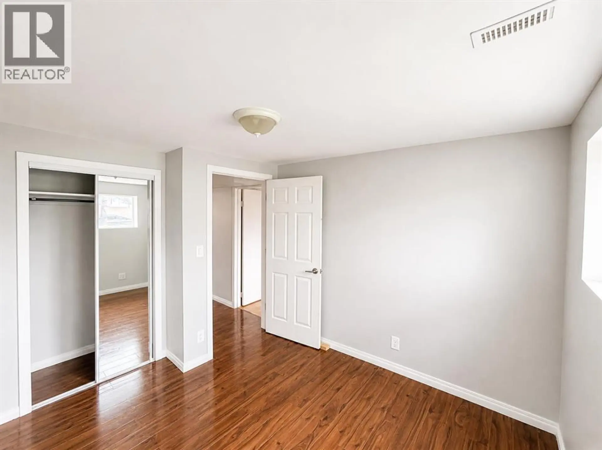 422 40 Street NE - Image 14