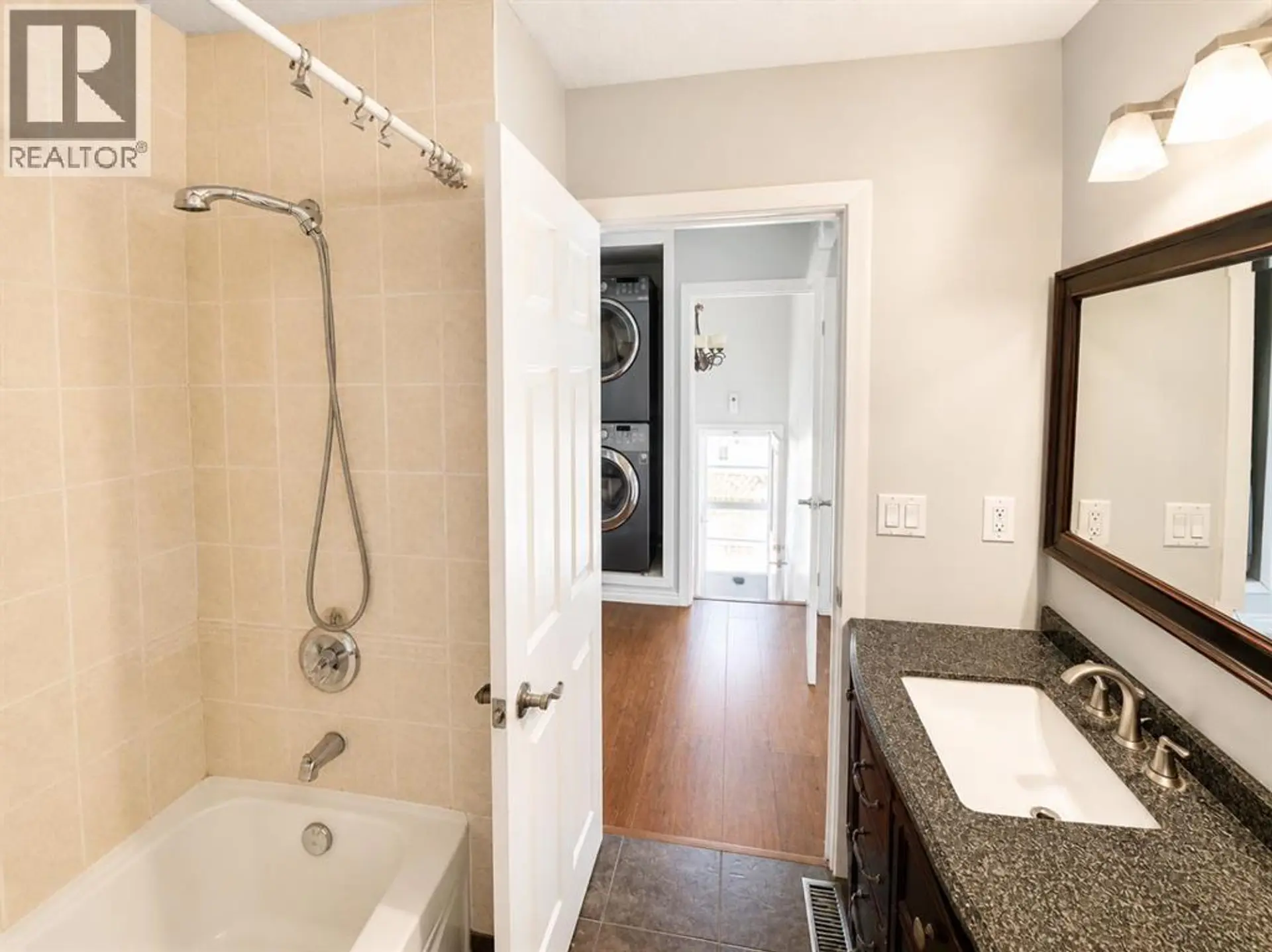 422 40 Street NE - Image 4
