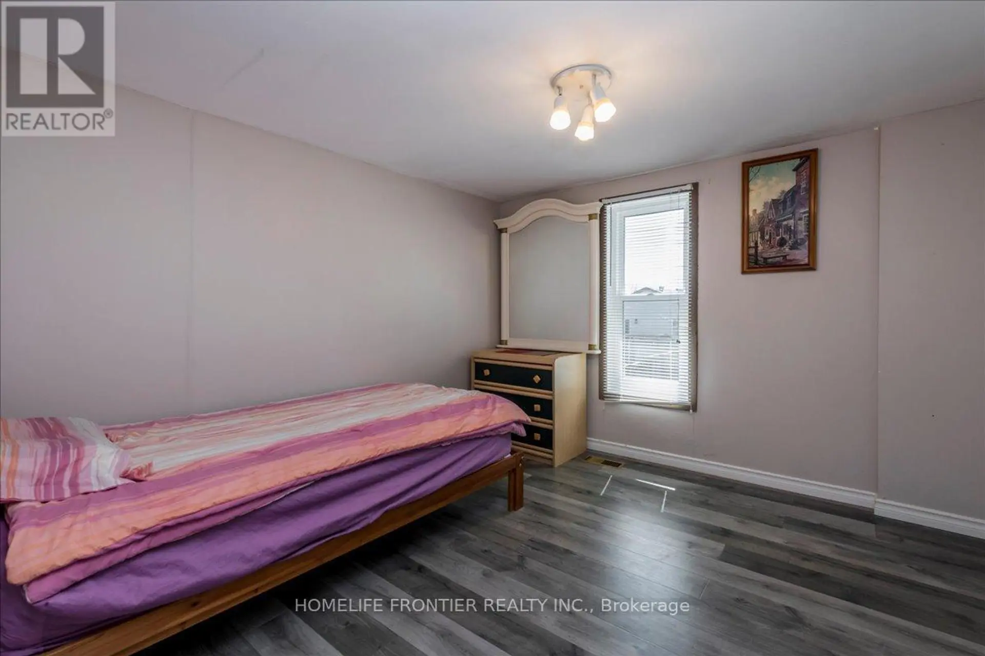 215 OXFORD STREET - Image 16