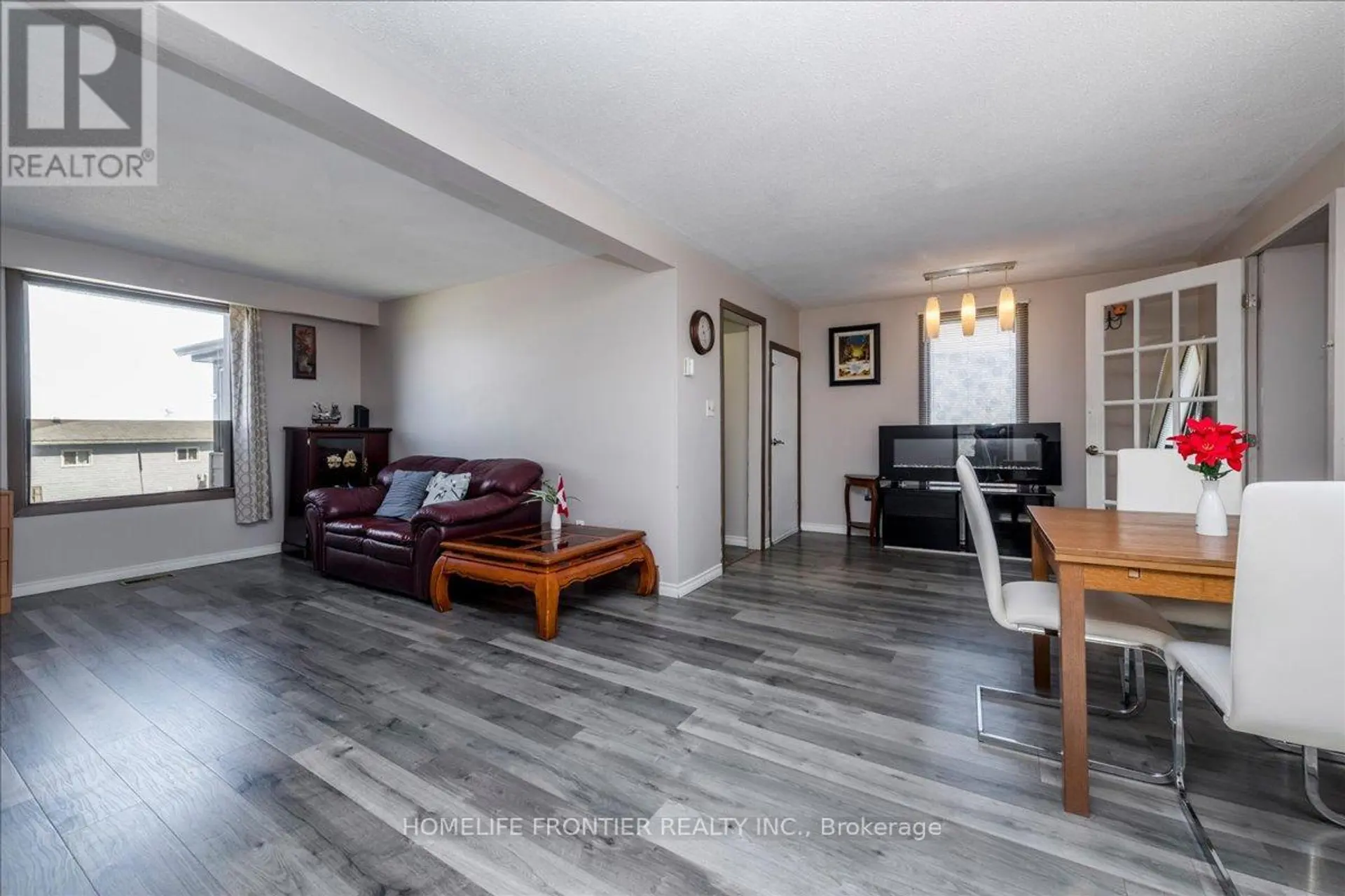 215 OXFORD STREET - Image 11