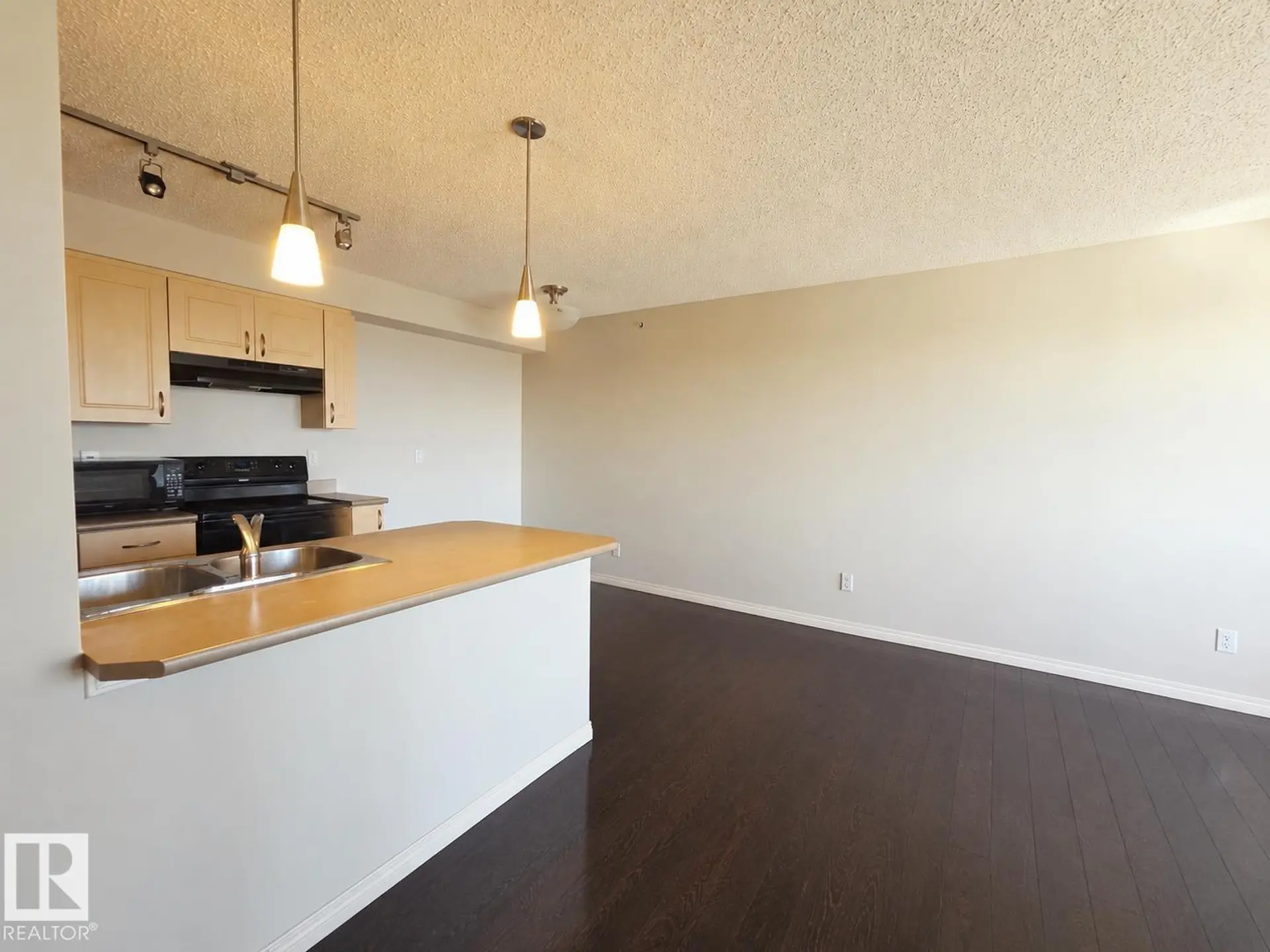 #423 13907 136 ST NW - Image 6