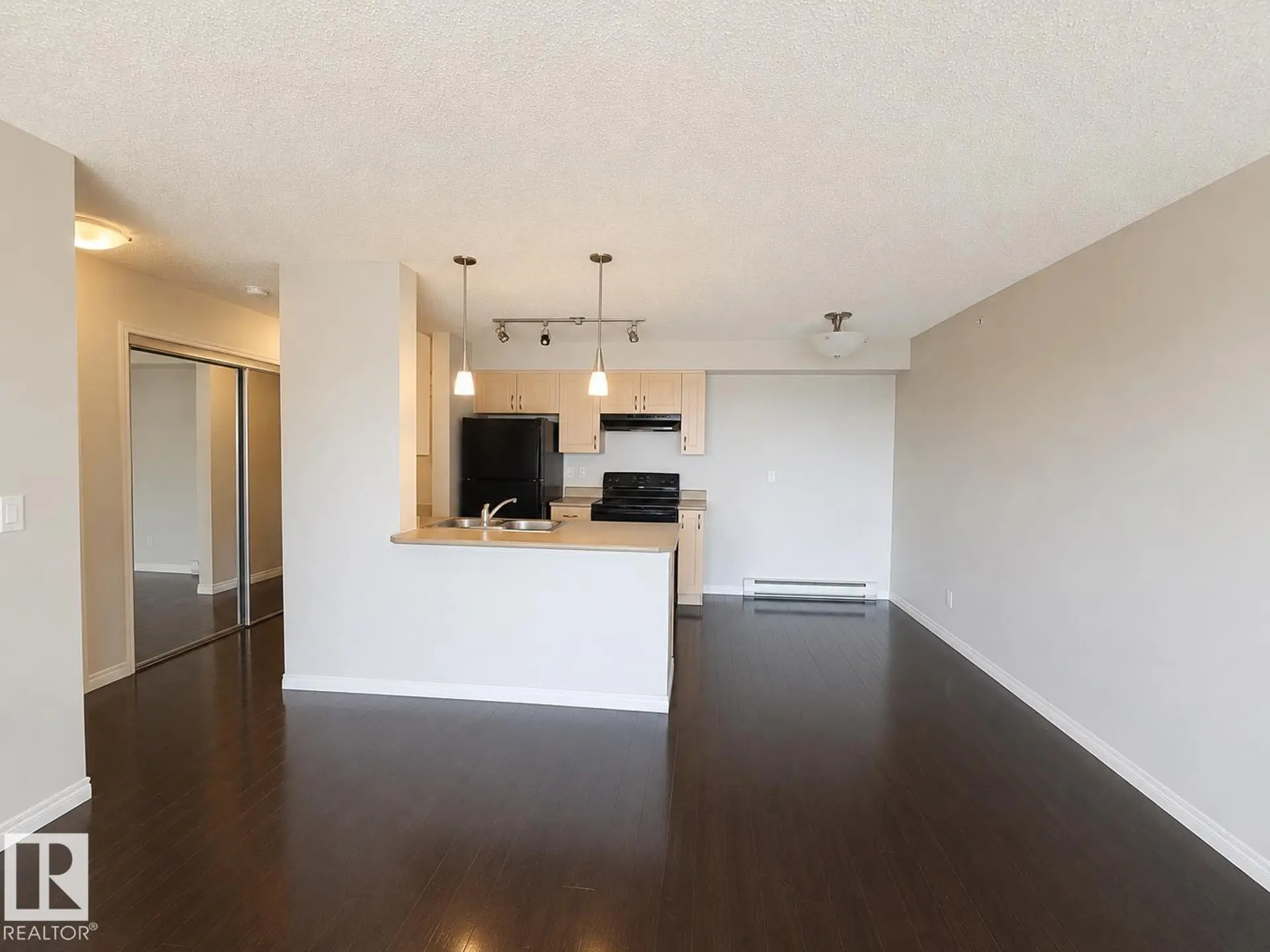 #423 13907 136 ST NW - Image 9