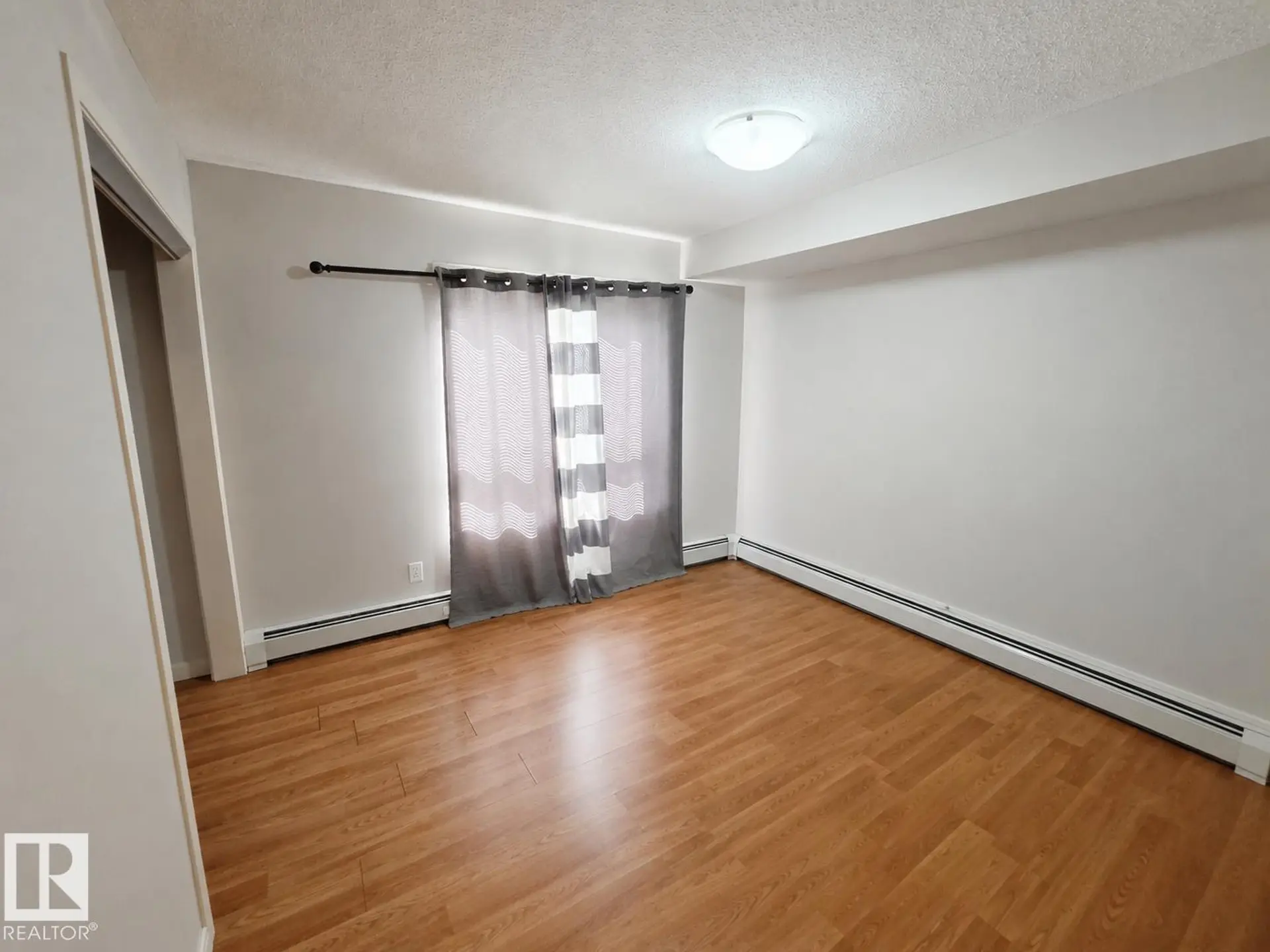 #423 13907 136 ST NW - Image 14