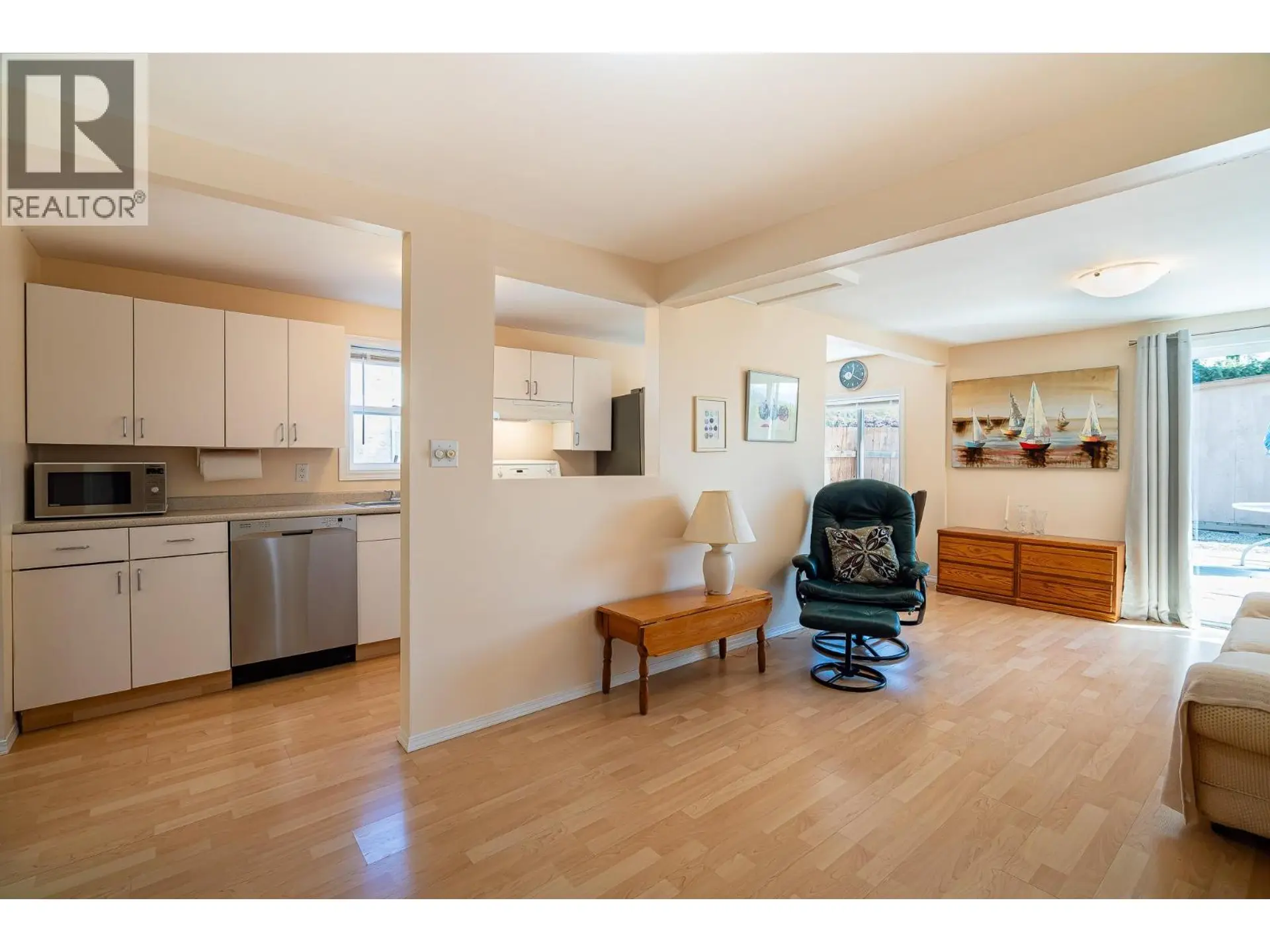 302 Valley Road N - Image 11