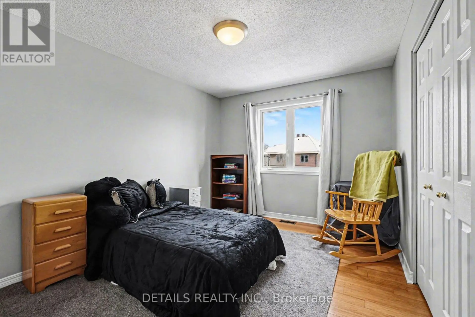 212 SANDRA CRESCENT - Image 13