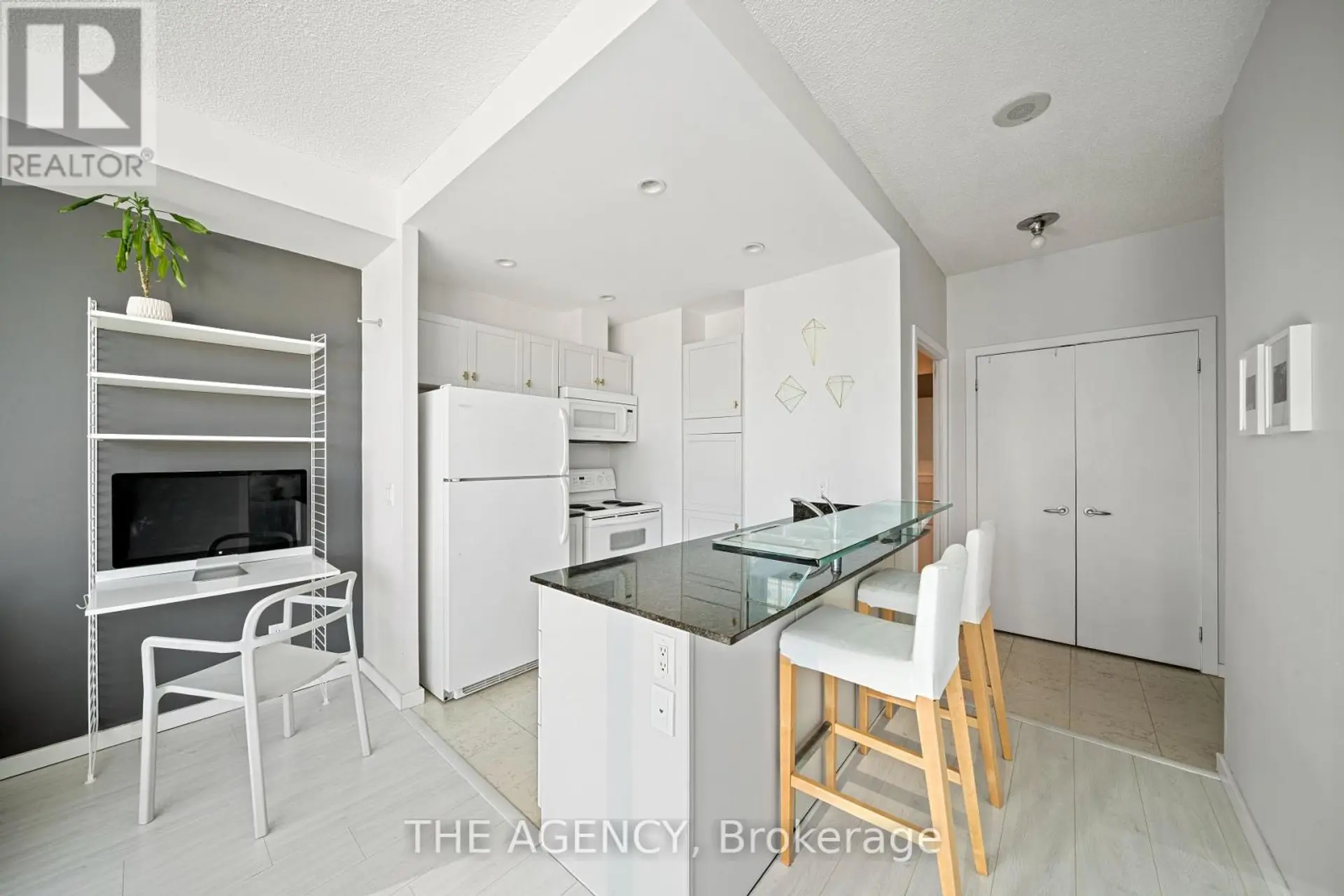 #3313 208 QUEENS QUAY W - Image 9