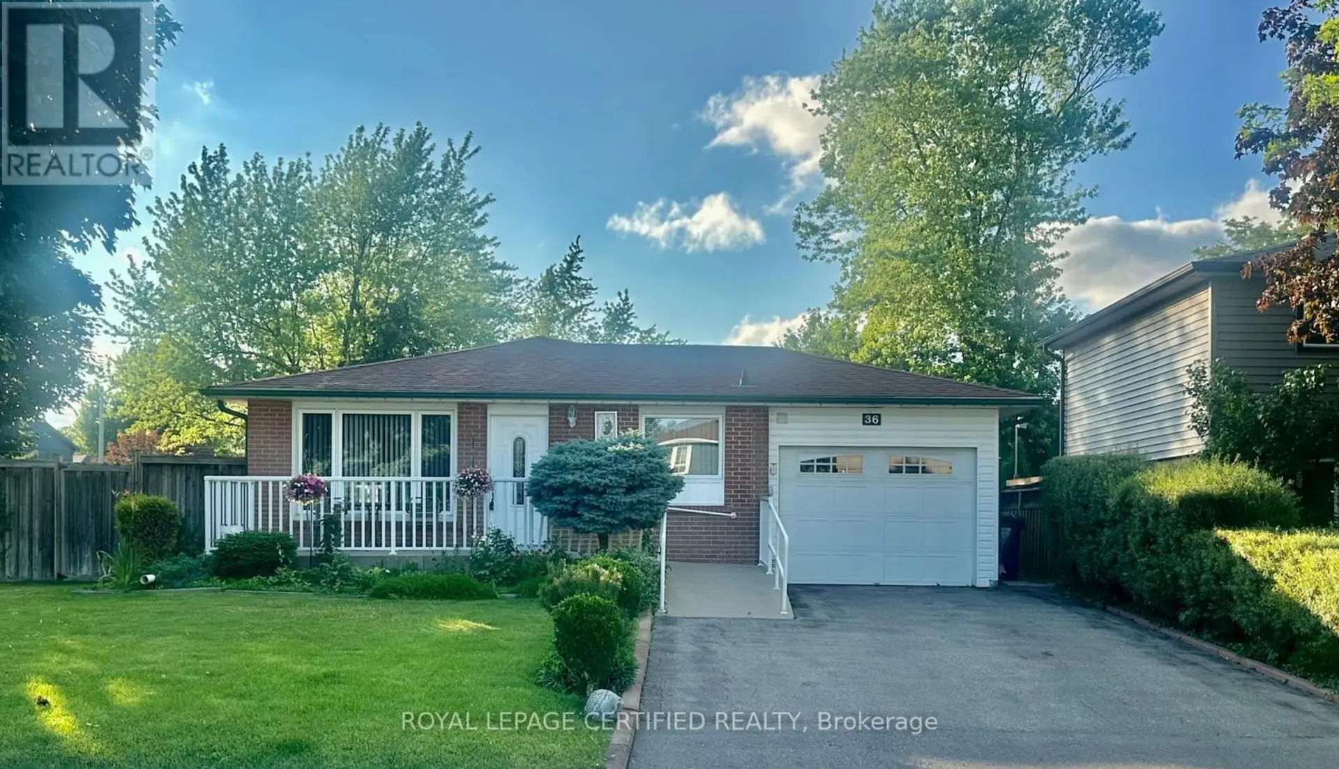 36 WATSON CRESCENT
