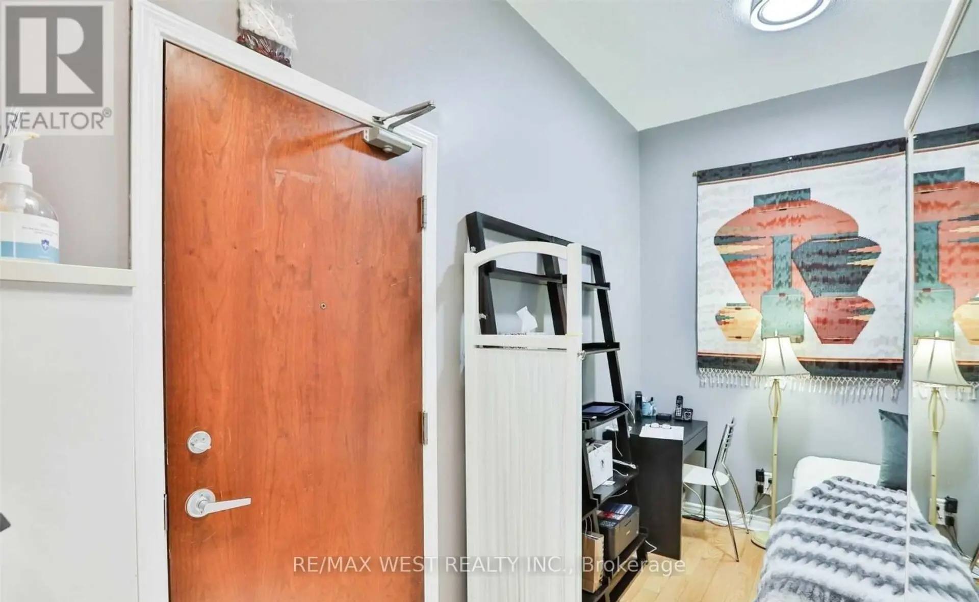 #GV-108 330 PRINCESS ROYAL DRIVE - Image 12