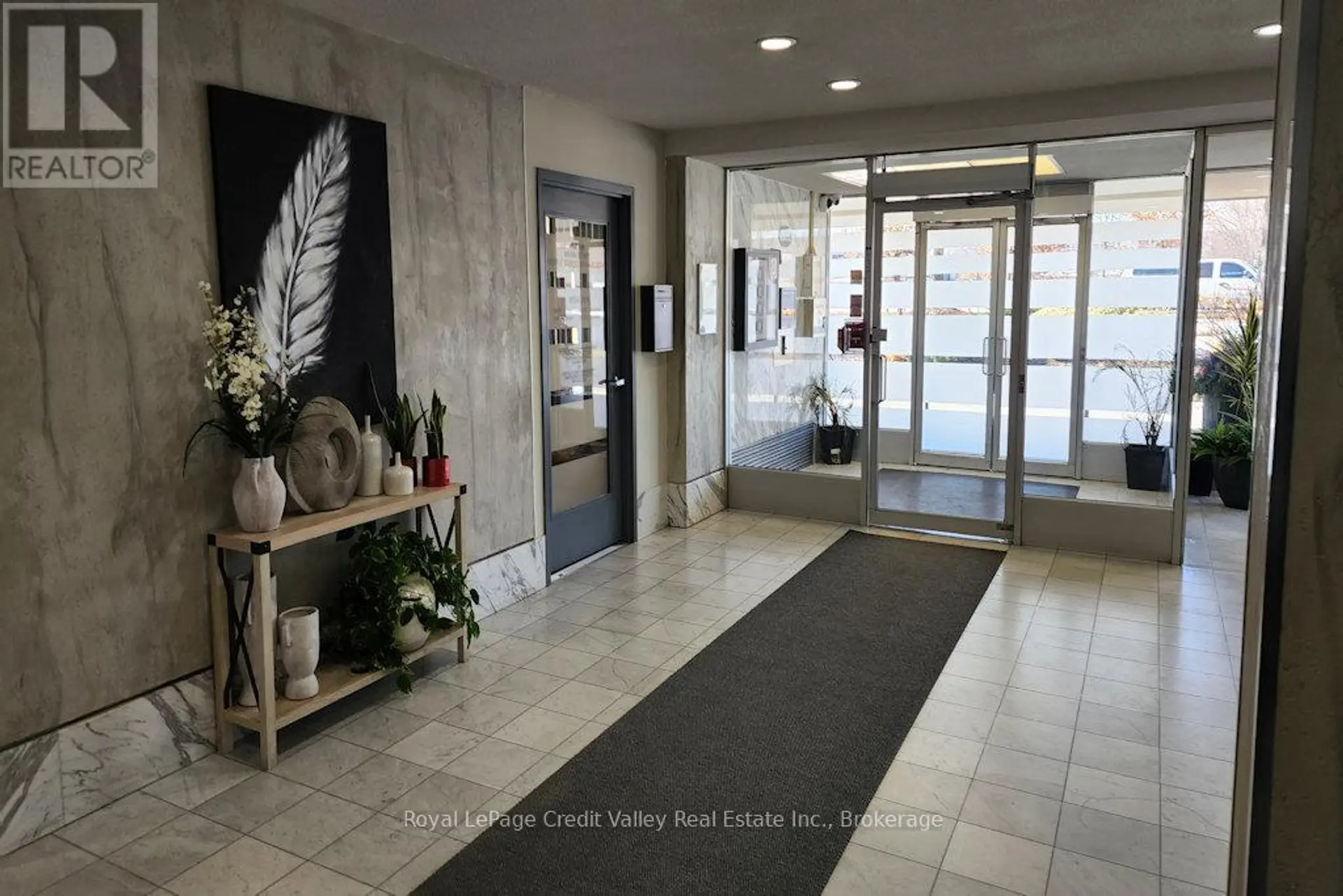 #209 2835 ISLINGTON AVENUE - Image 4