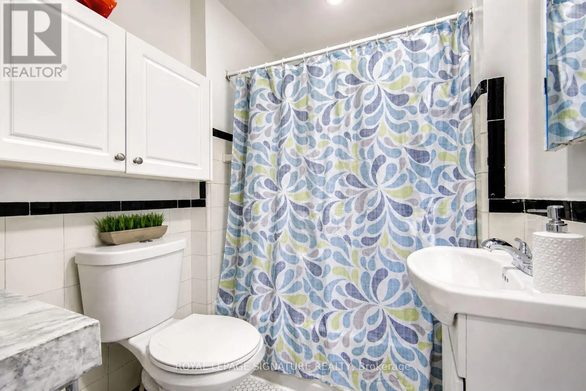 6 COSBURN AVENUE - Image 15