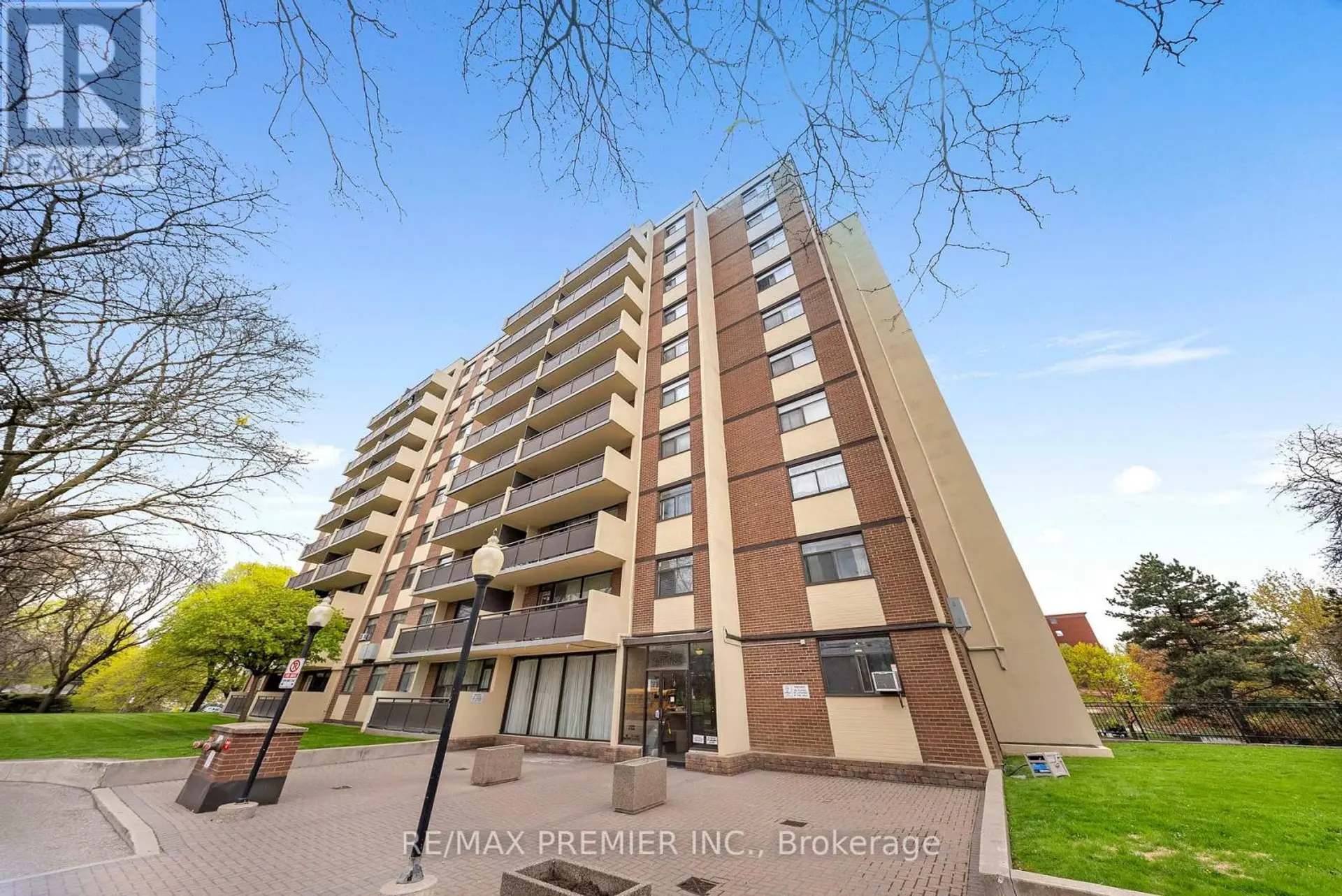 #105 5 FRITH ROAD - Image 1