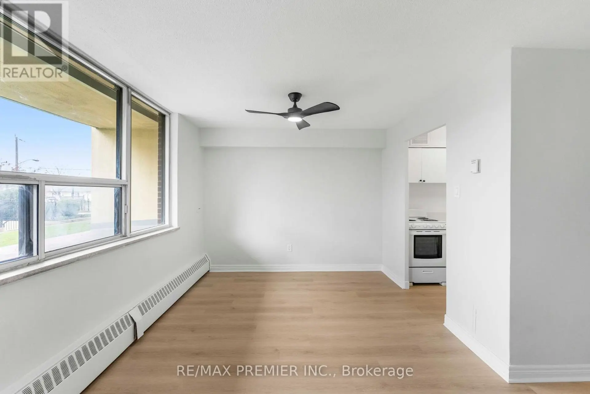 #105 5 FRITH ROAD - Image 4