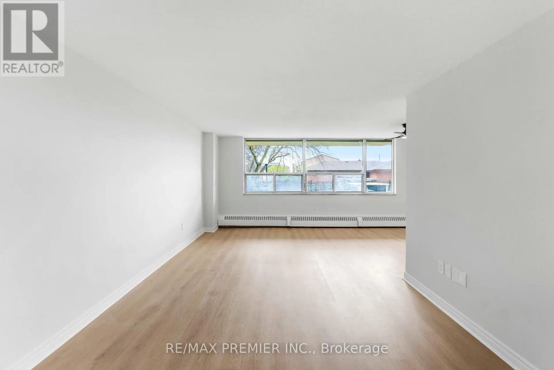 #105 5 FRITH ROAD - Image 6