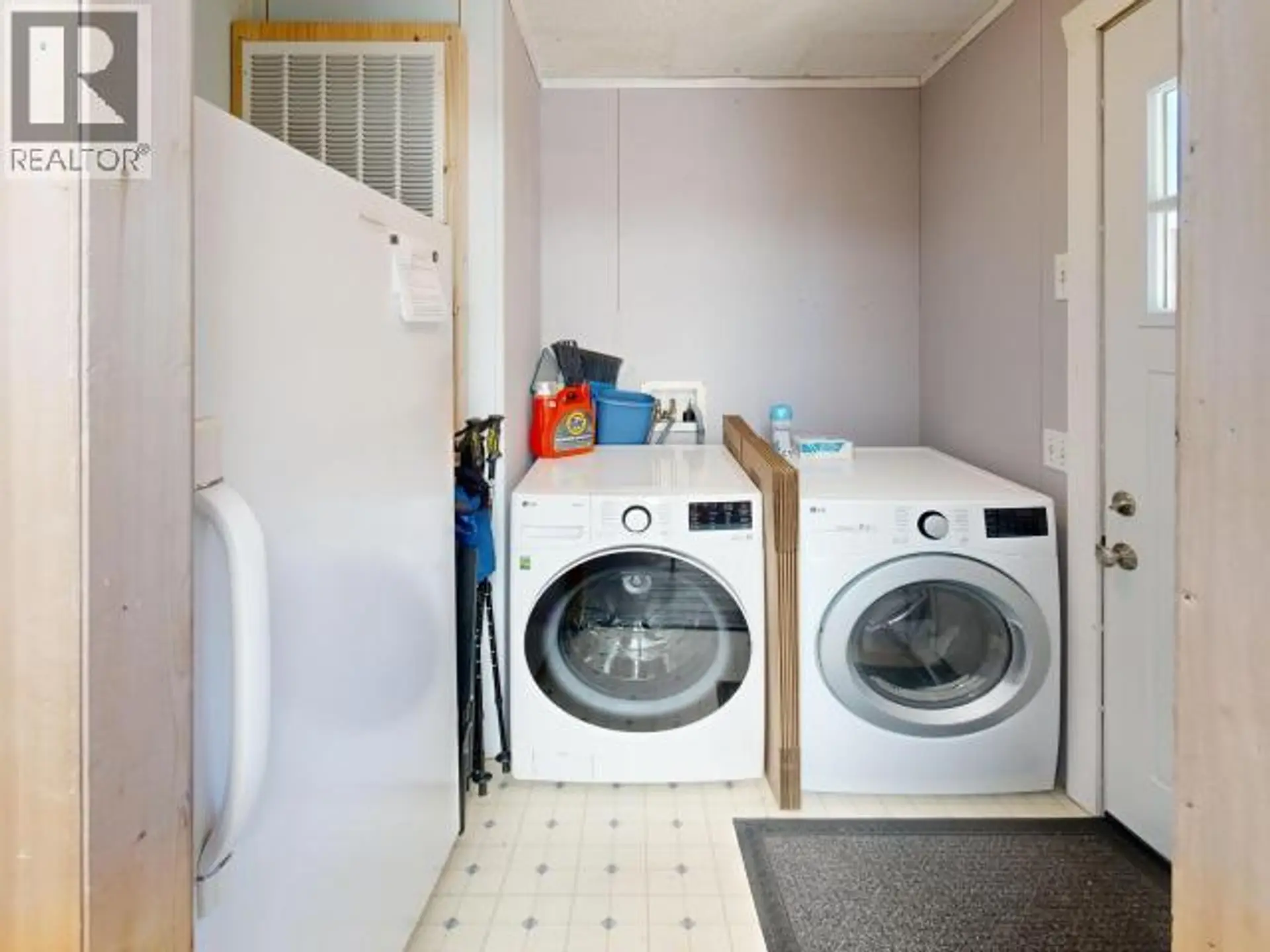 24-4500 CLARIDGE ROAD - Image 4