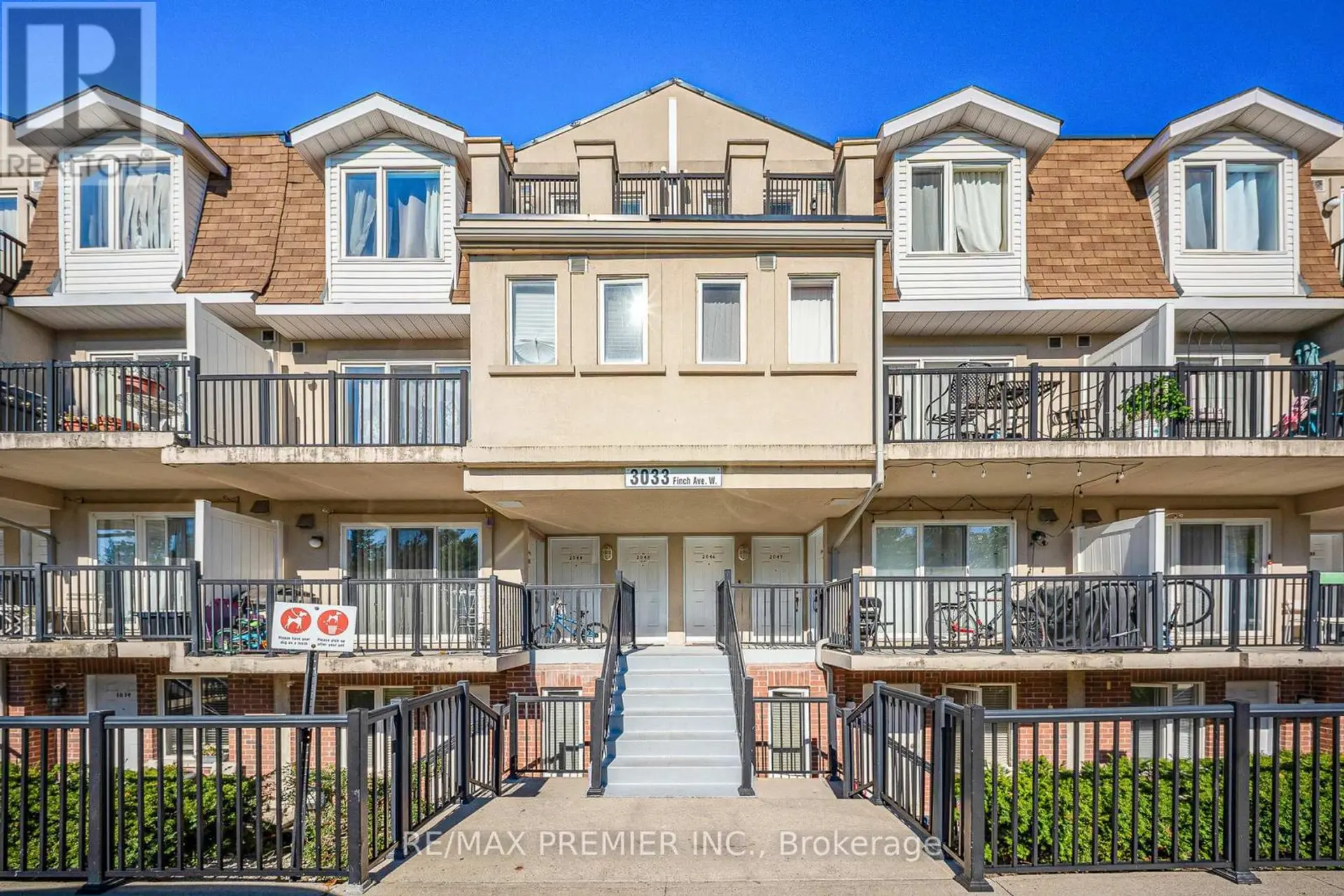 #2046 3033 FINCH AVENUE - Image 1