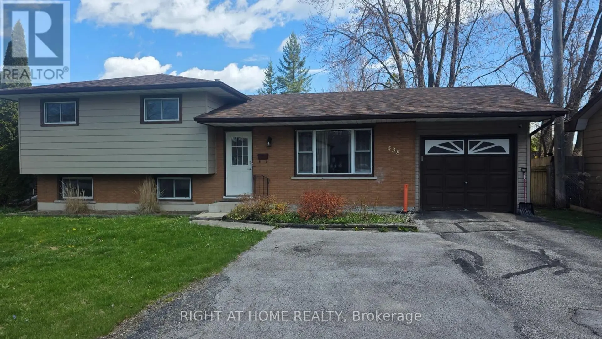 438 FOREST AVENUE S - Image 1