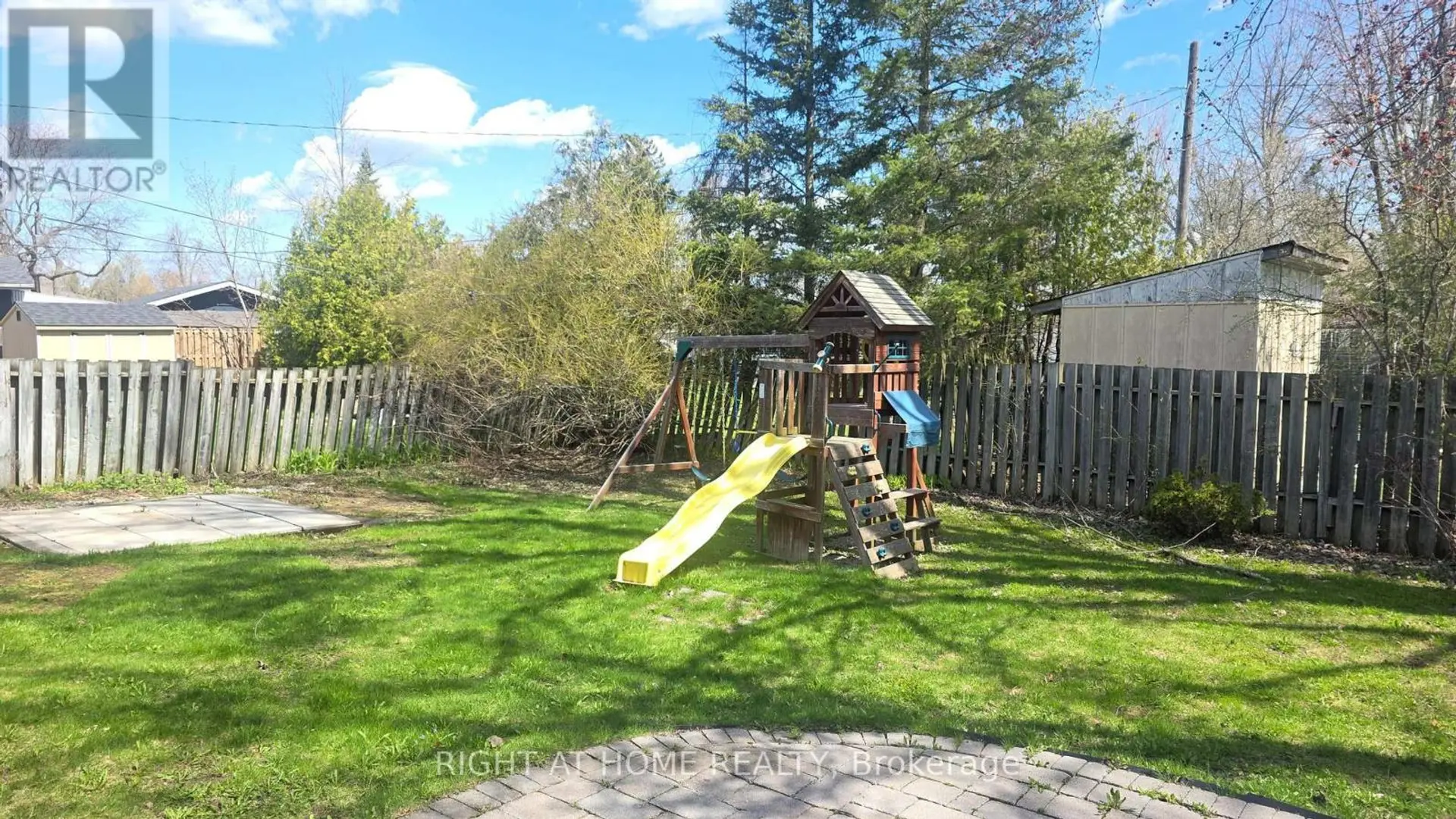 438 FOREST AVENUE S - Image 20