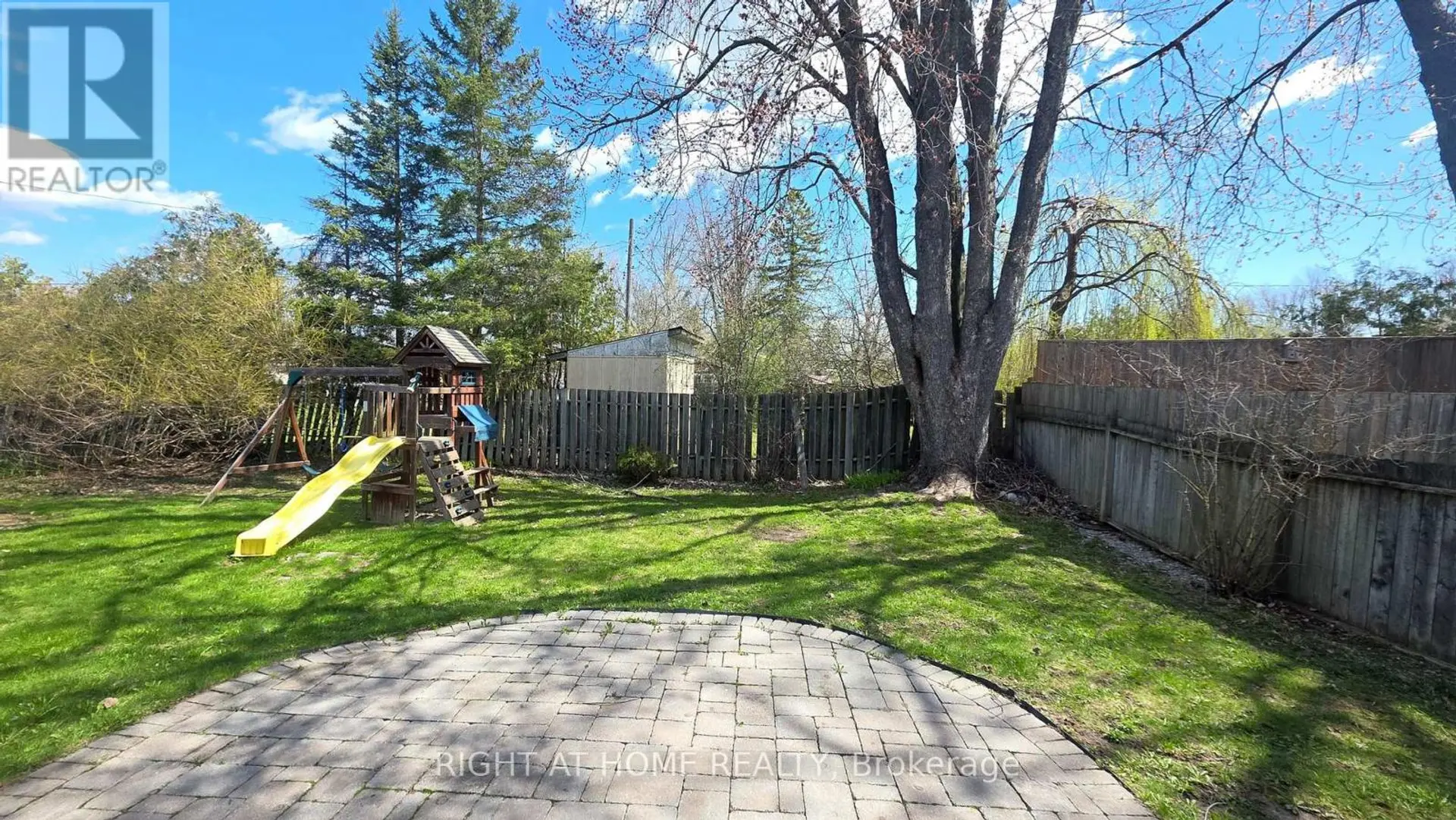 438 FOREST AVENUE S - Image 18