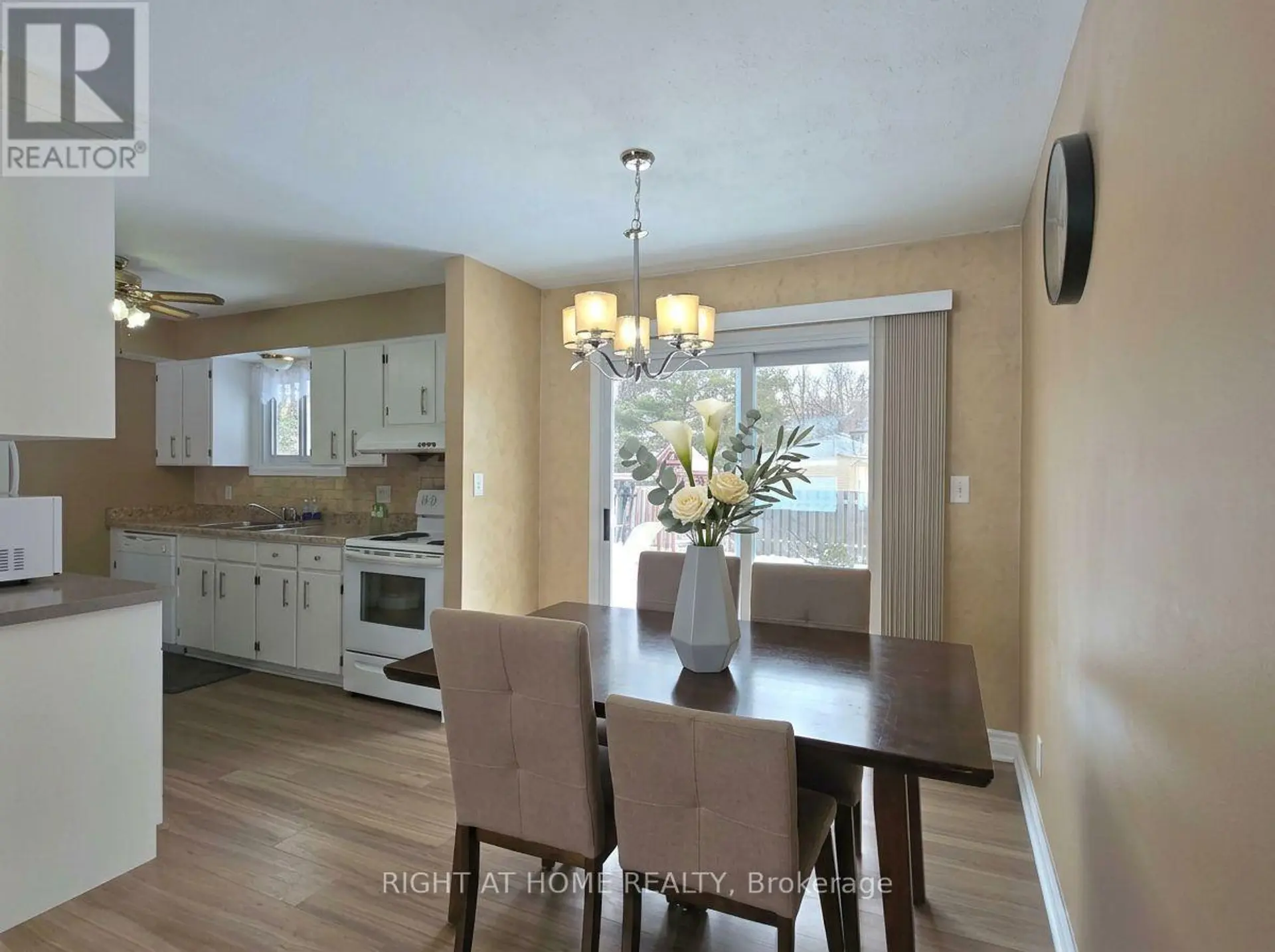 438 FOREST AVENUE S - Image 11