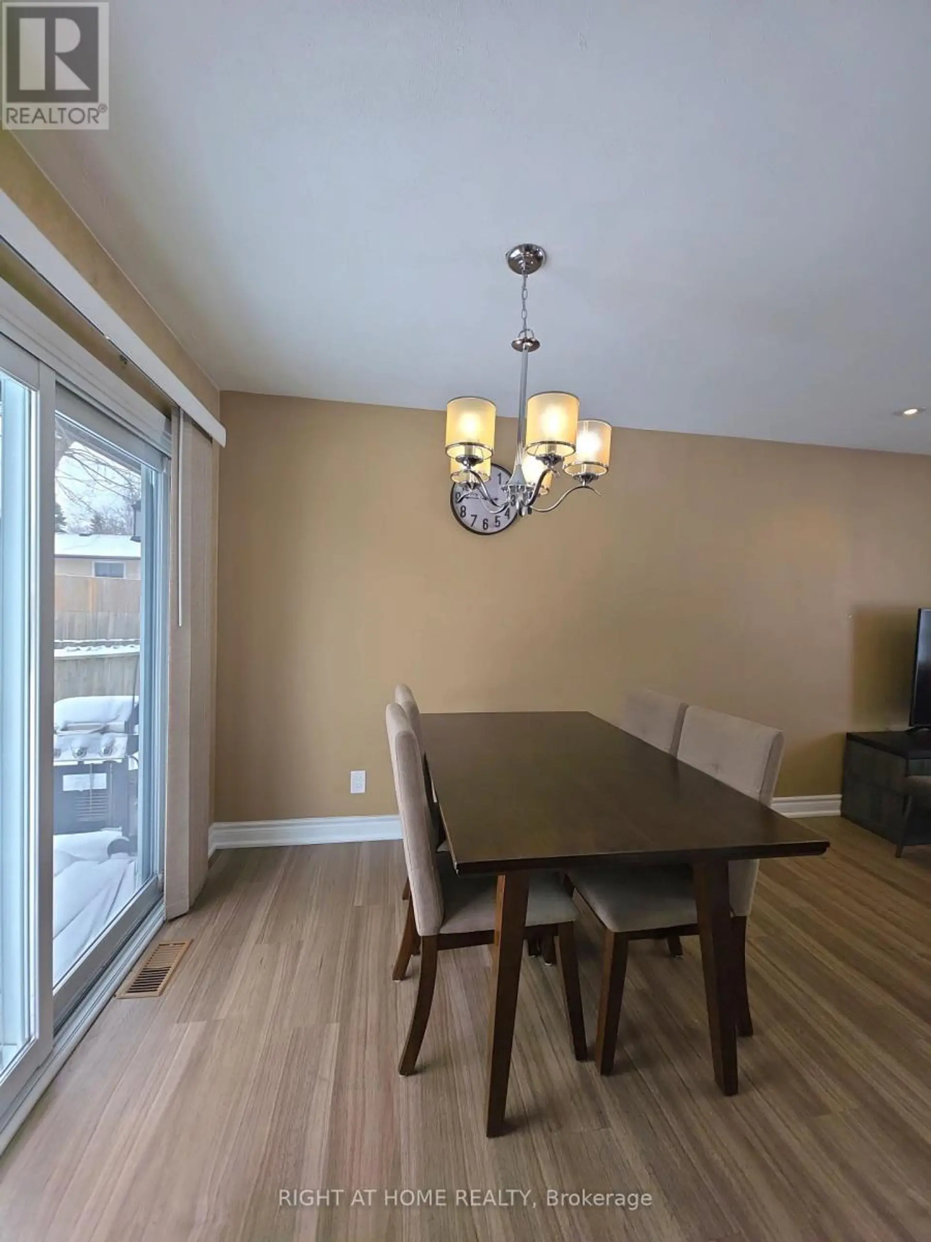 438 FOREST AVENUE S - Image 14