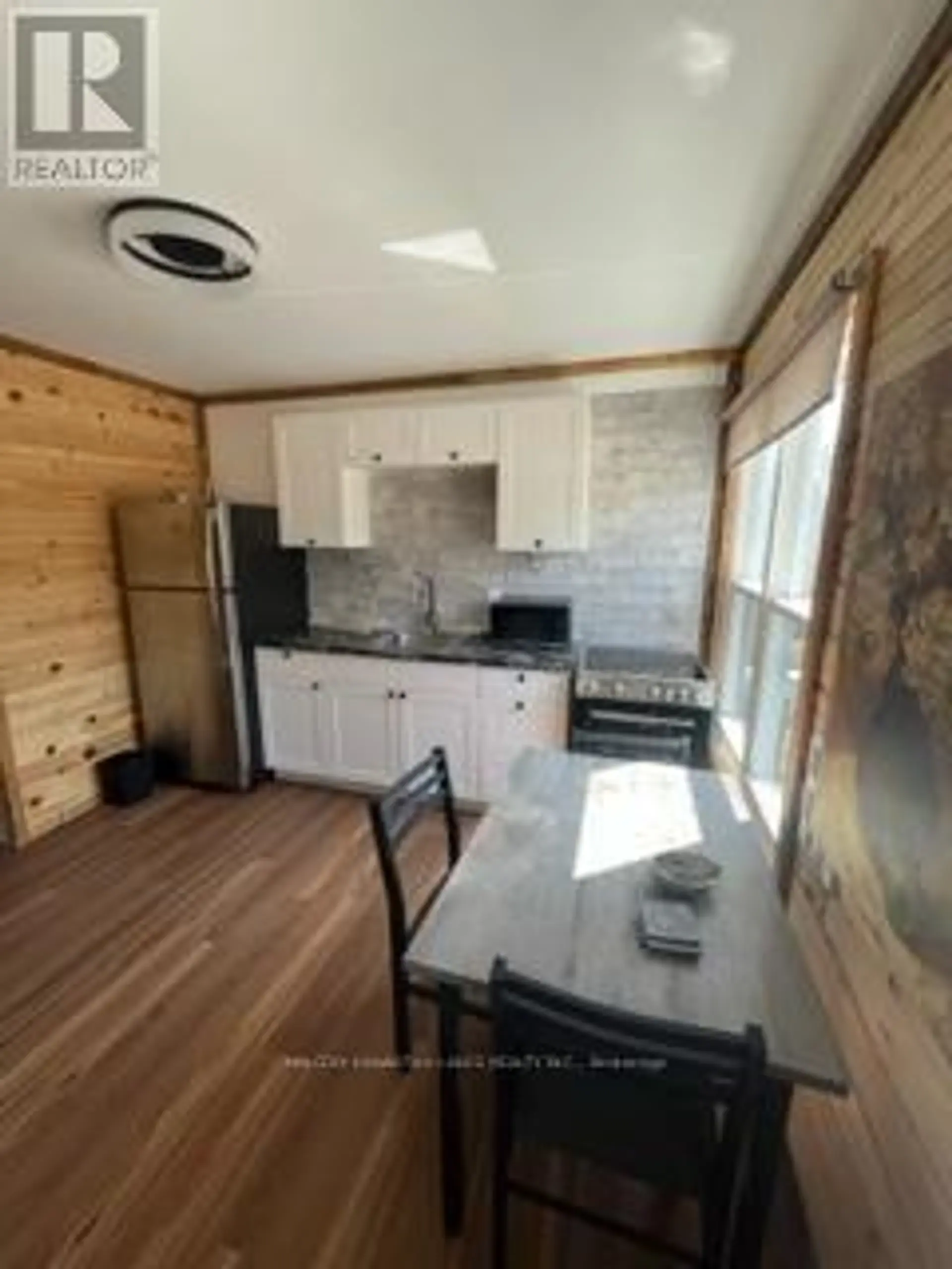 4 BOBBY'S LANE - Image 15