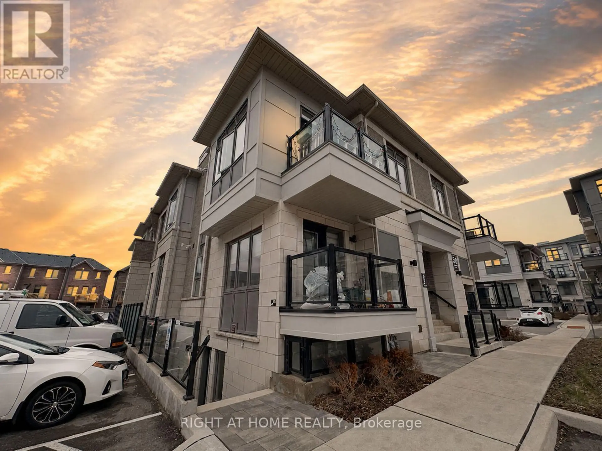 #602 50 HALLIFORD PLACE - Image 1